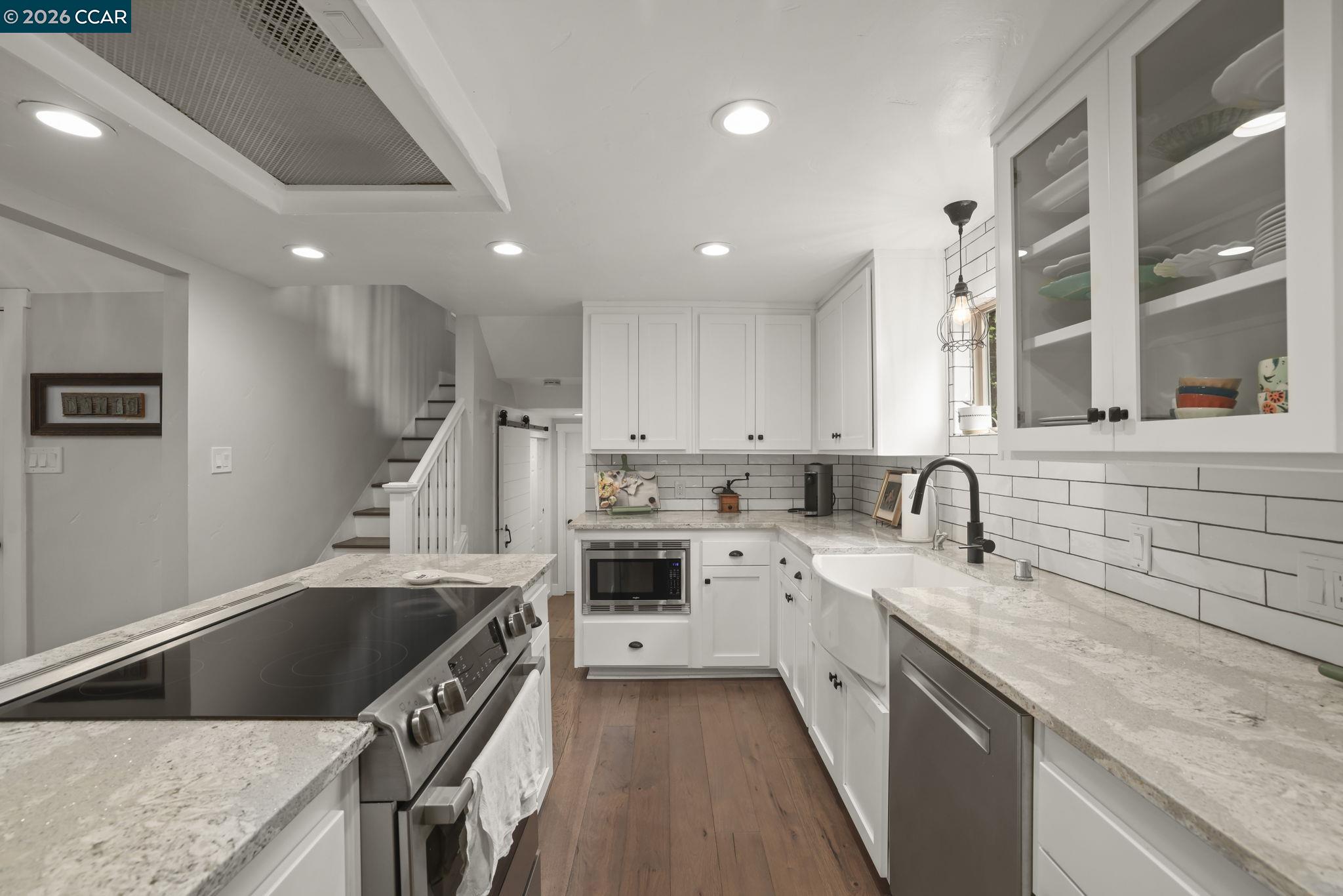 Detail Gallery Image 13 of 44 For 5461 Alhambra Valley Rd, Martinez,  CA 94553 - 3 Beds | 2 Baths