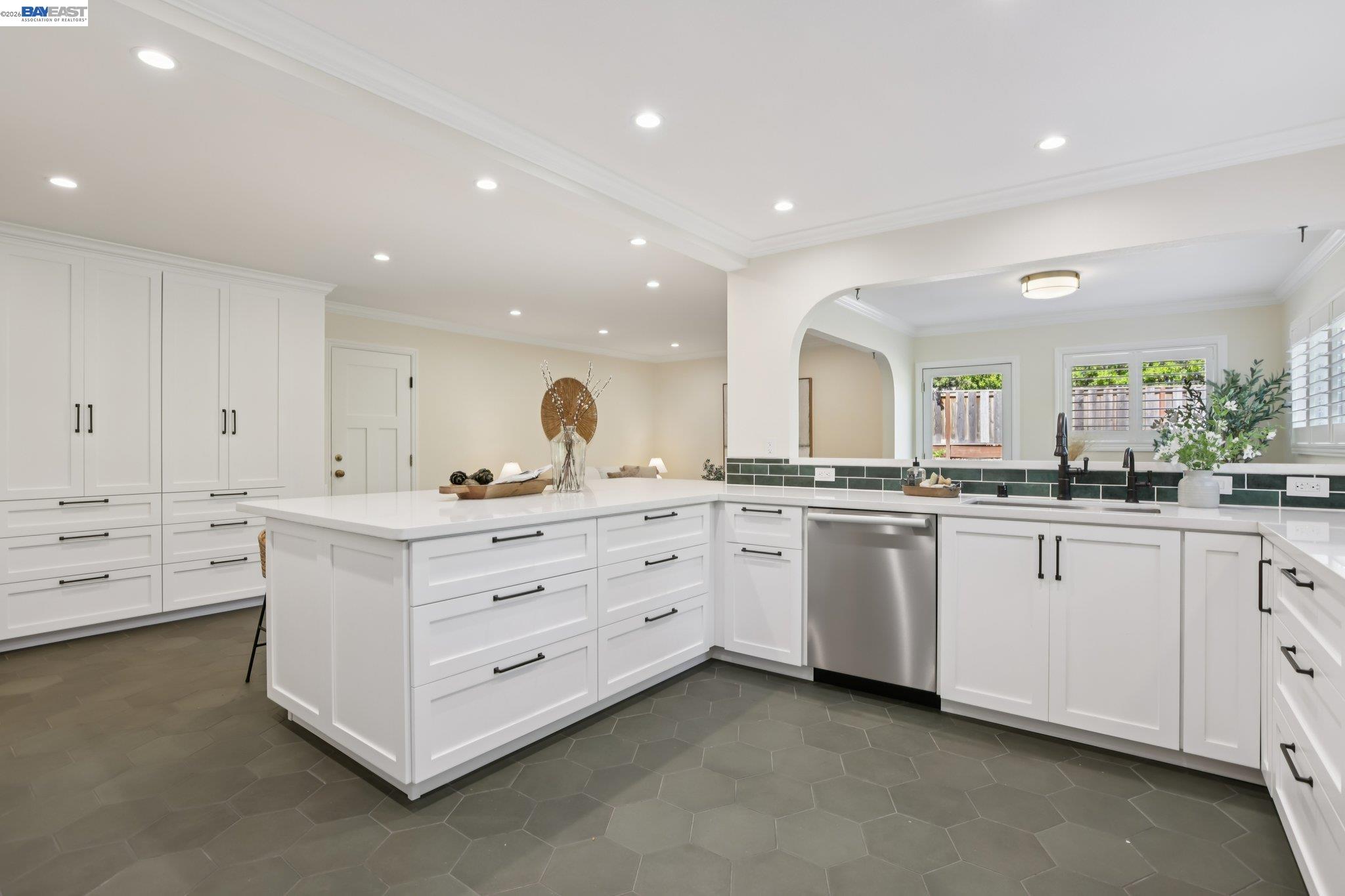 Detail Gallery Image 12 of 58 For 44 Lariat Ct, Walnut Creek,  CA 94596 - 5 Beds | 3/1 Baths