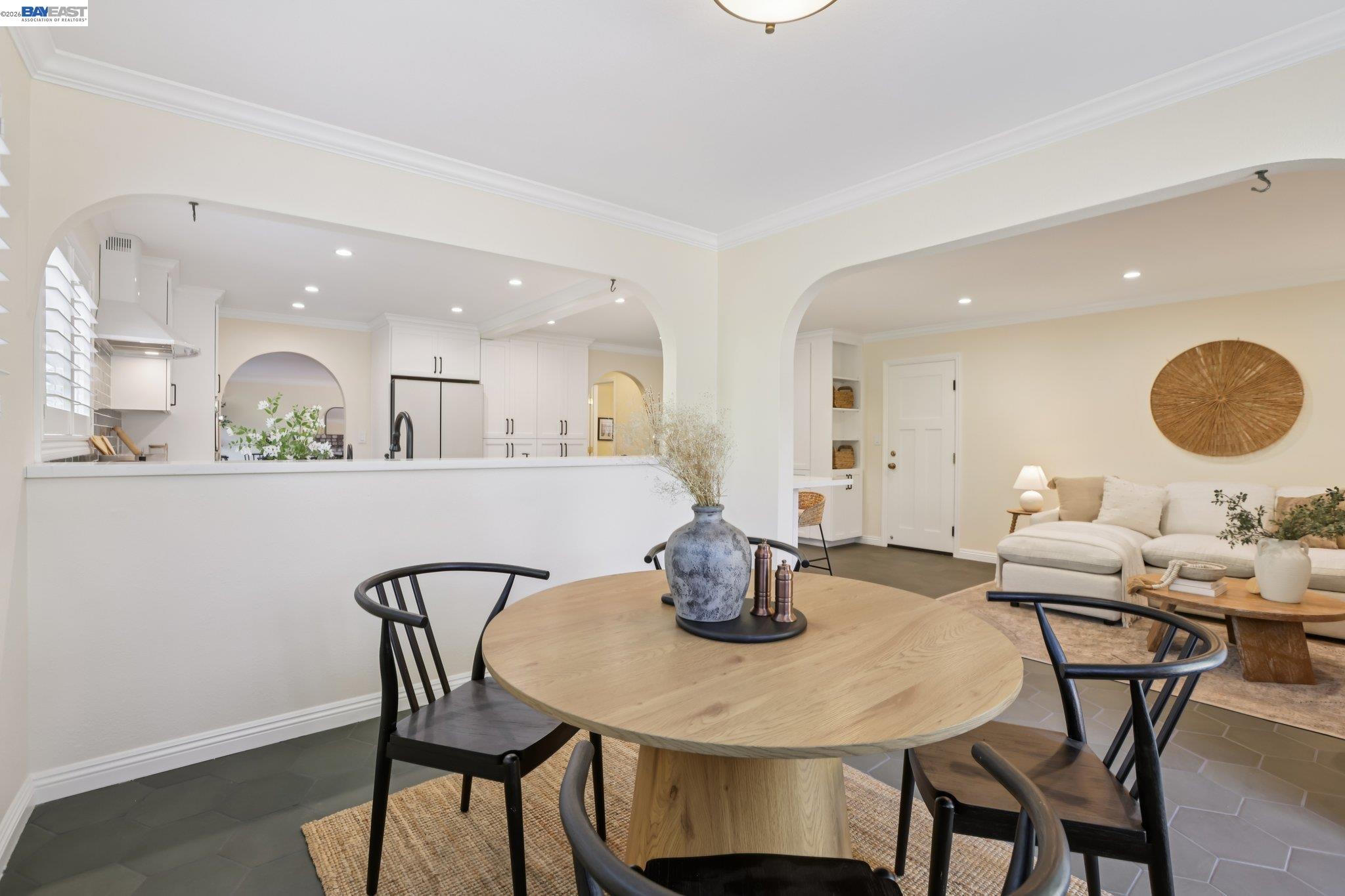 Detail Gallery Image 16 of 58 For 44 Lariat Ct, Walnut Creek,  CA 94596 - 5 Beds | 3/1 Baths