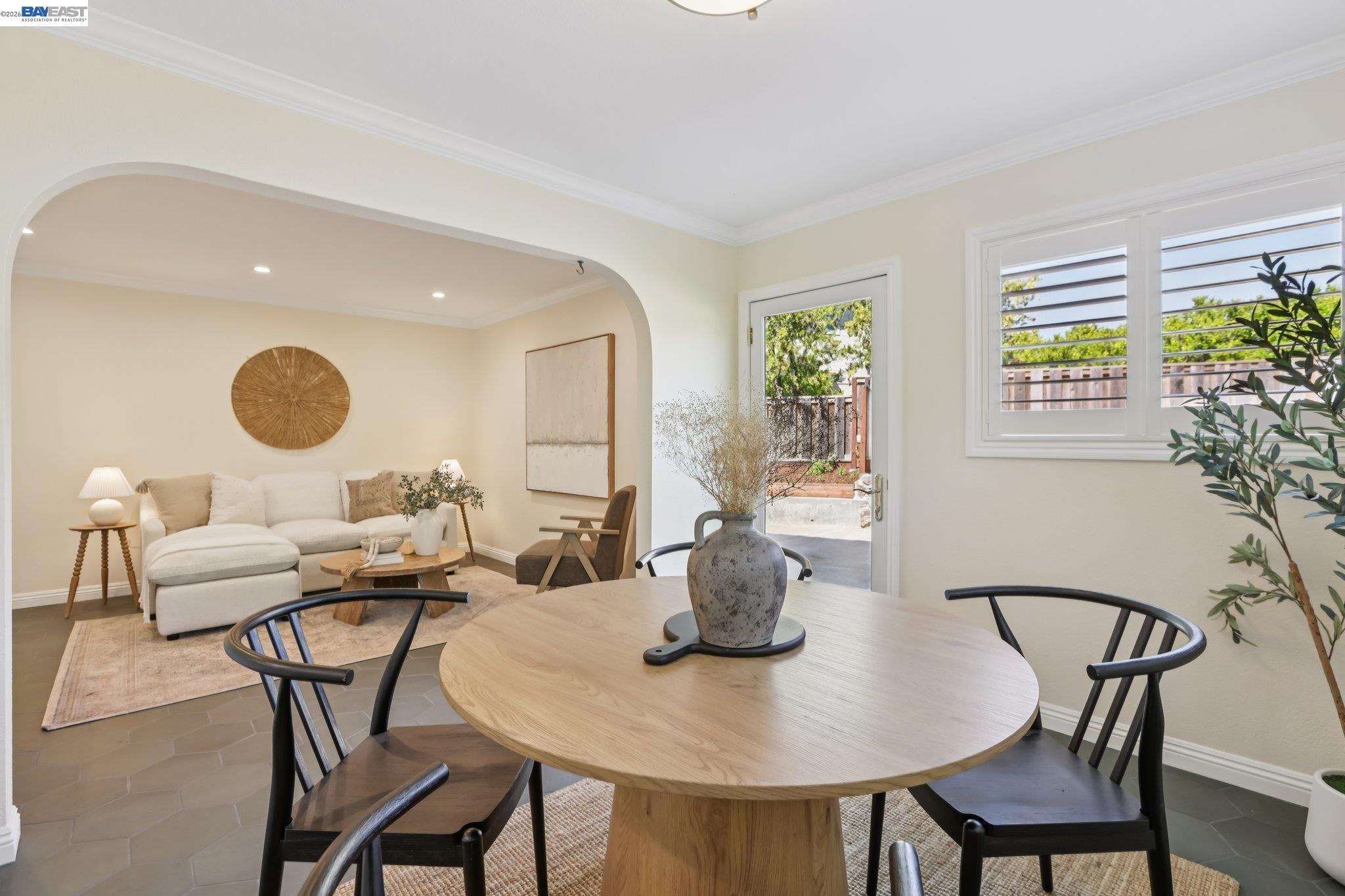 Detail Gallery Image 17 of 58 For 44 Lariat Ct, Walnut Creek,  CA 94596 - 5 Beds | 3/1 Baths