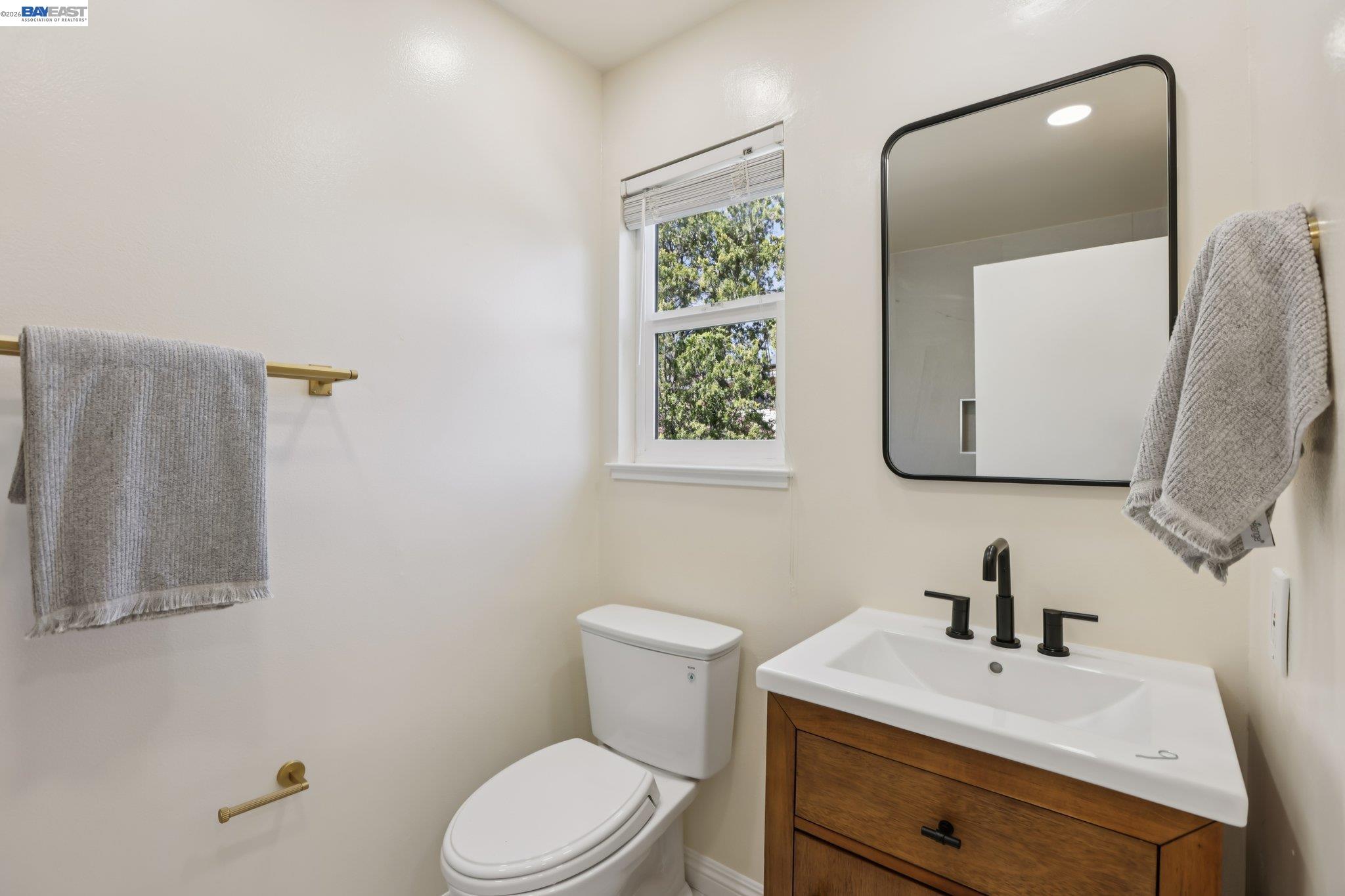 Detail Gallery Image 33 of 58 For 44 Lariat Ct, Walnut Creek,  CA 94596 - 5 Beds | 3/1 Baths