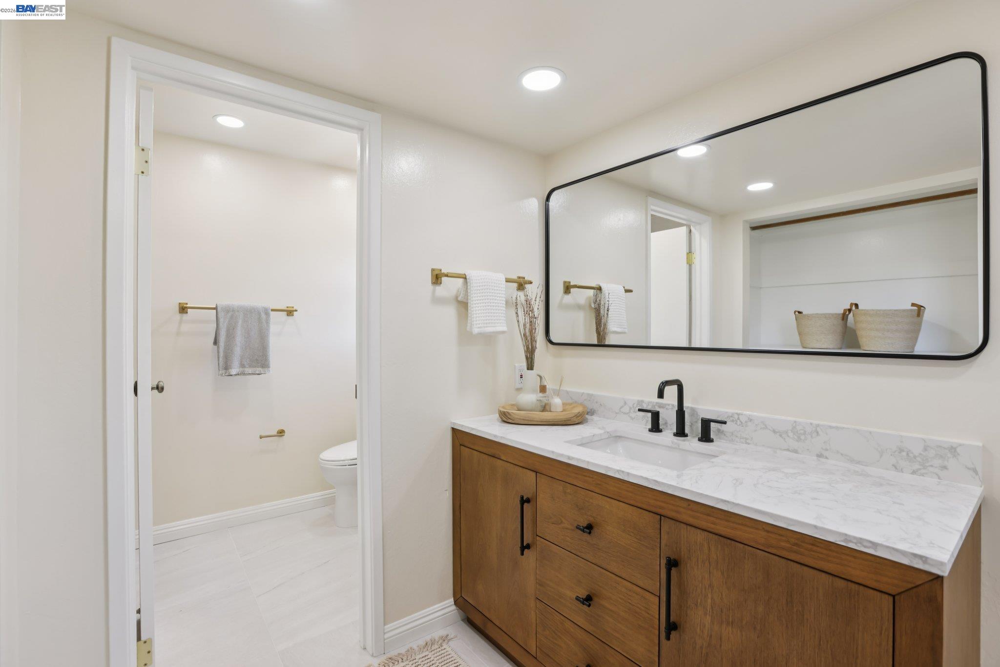 Detail Gallery Image 38 of 58 For 44 Lariat Ct, Walnut Creek,  CA 94596 - 5 Beds | 3/1 Baths