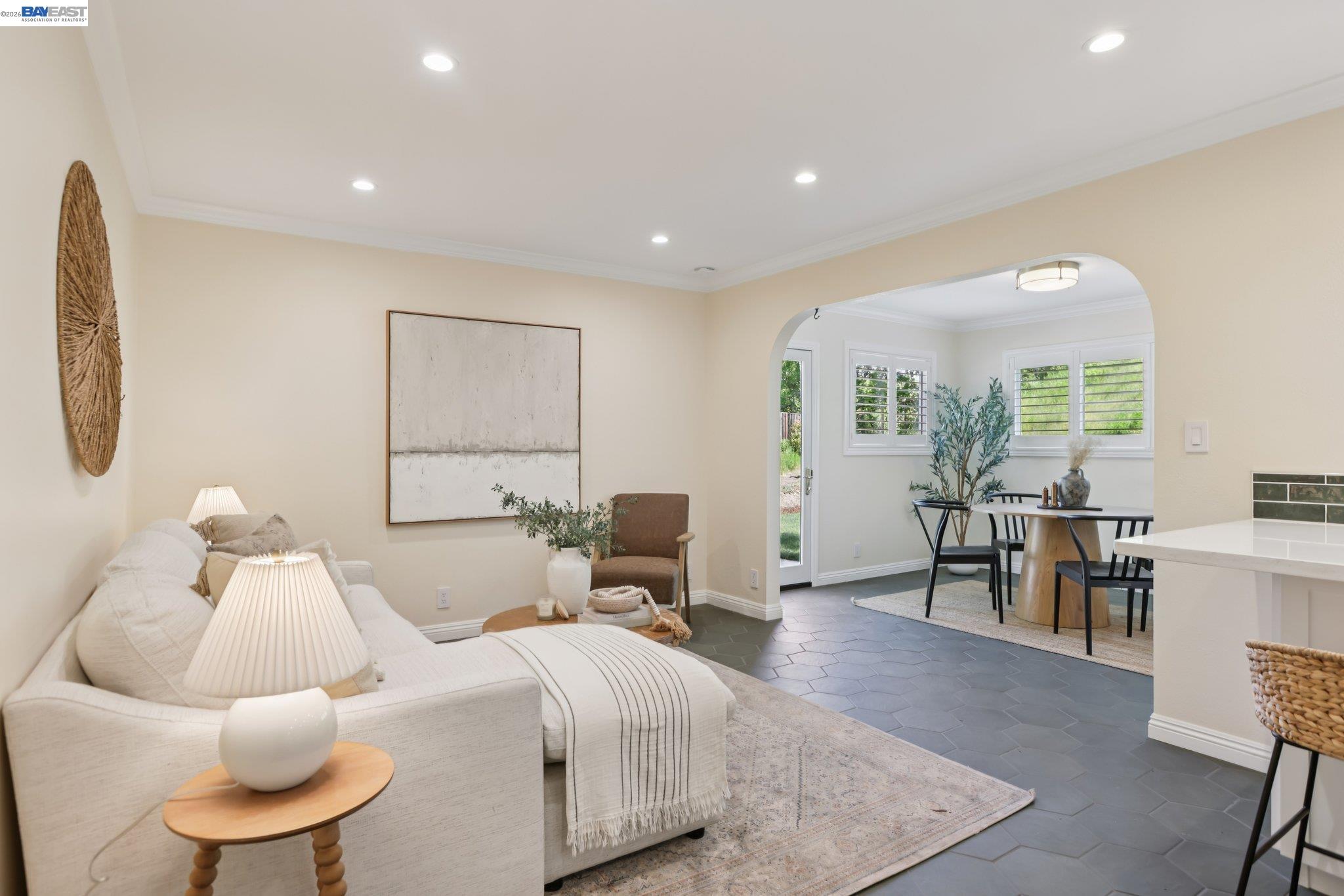 Detail Gallery Image 6 of 58 For 44 Lariat Ct, Walnut Creek,  CA 94596 - 5 Beds | 3/1 Baths