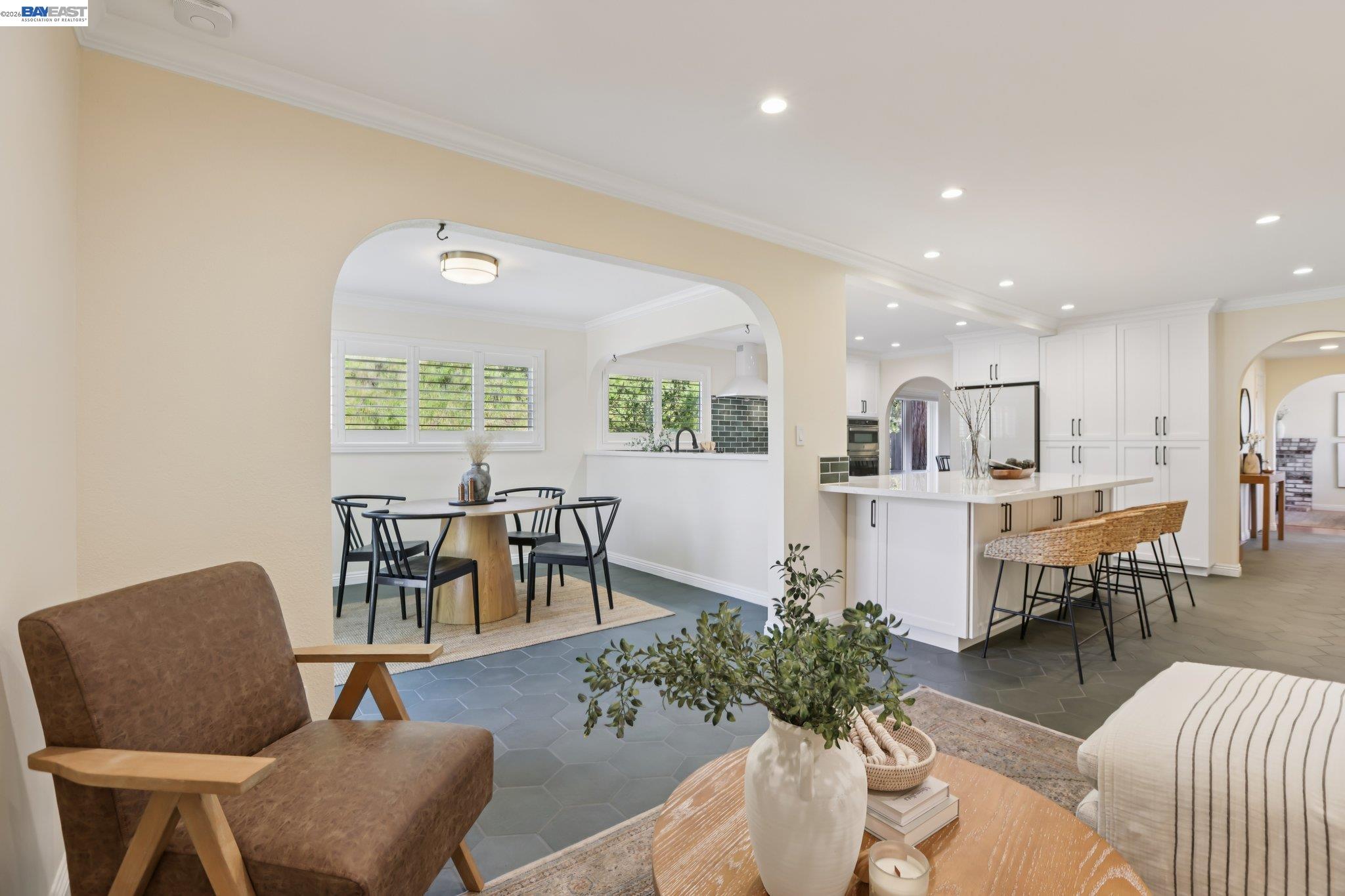 Detail Gallery Image 7 of 58 For 44 Lariat Ct, Walnut Creek,  CA 94596 - 5 Beds | 3/1 Baths