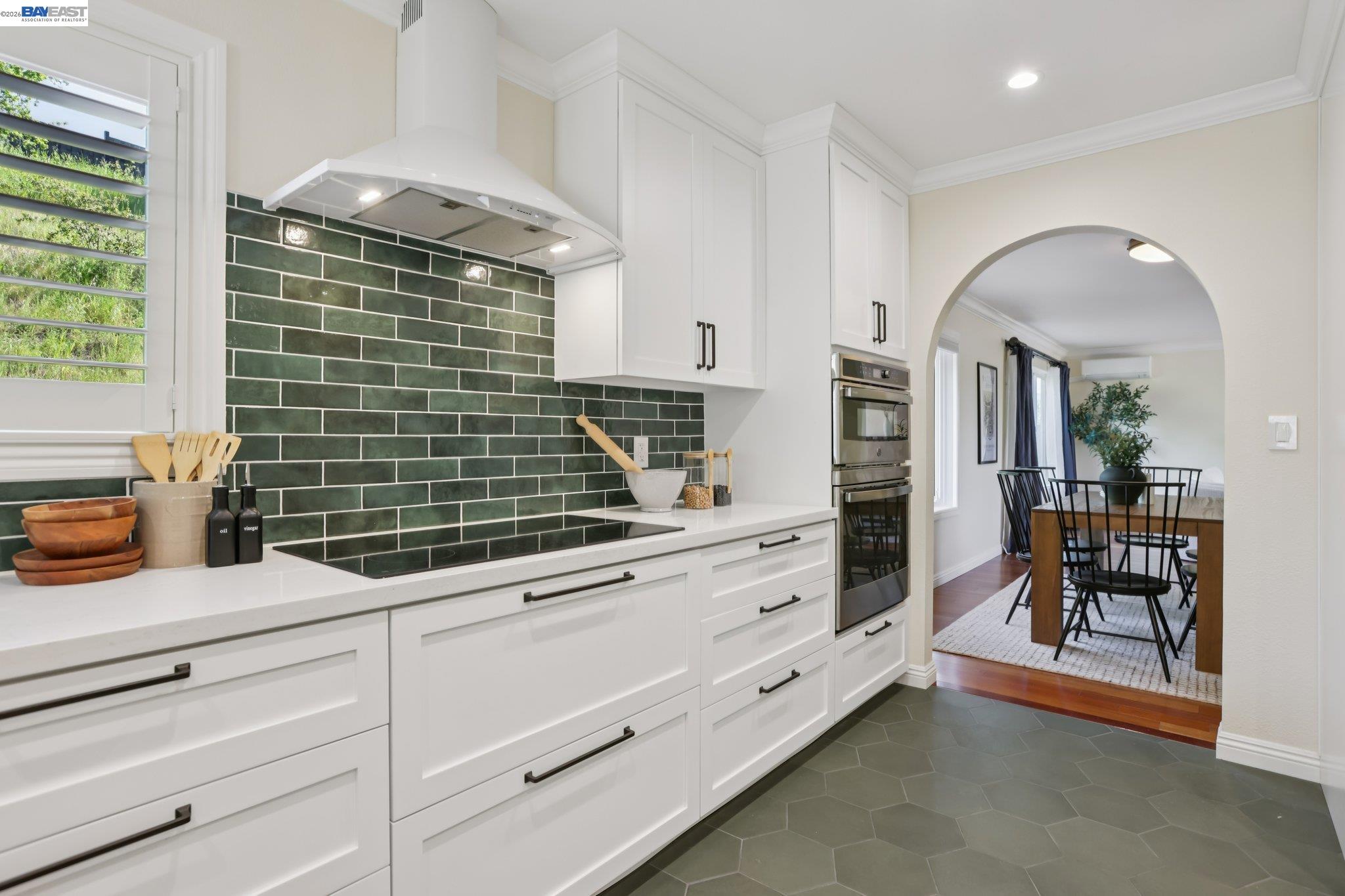 Detail Gallery Image 10 of 58 For 44 Lariat Ct, Walnut Creek,  CA 94596 - 5 Beds | 3/1 Baths