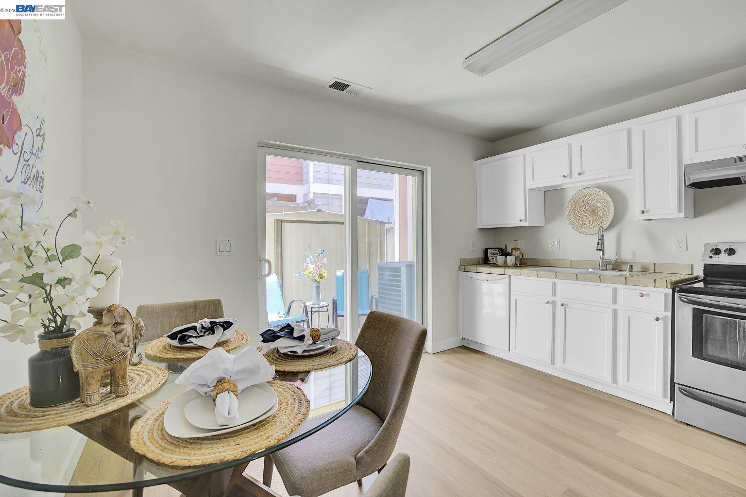 Detail Gallery Image 8 of 38 For 758 Bonita Ave, San Jose,  CA 95116 - 2 Beds | 2 Baths