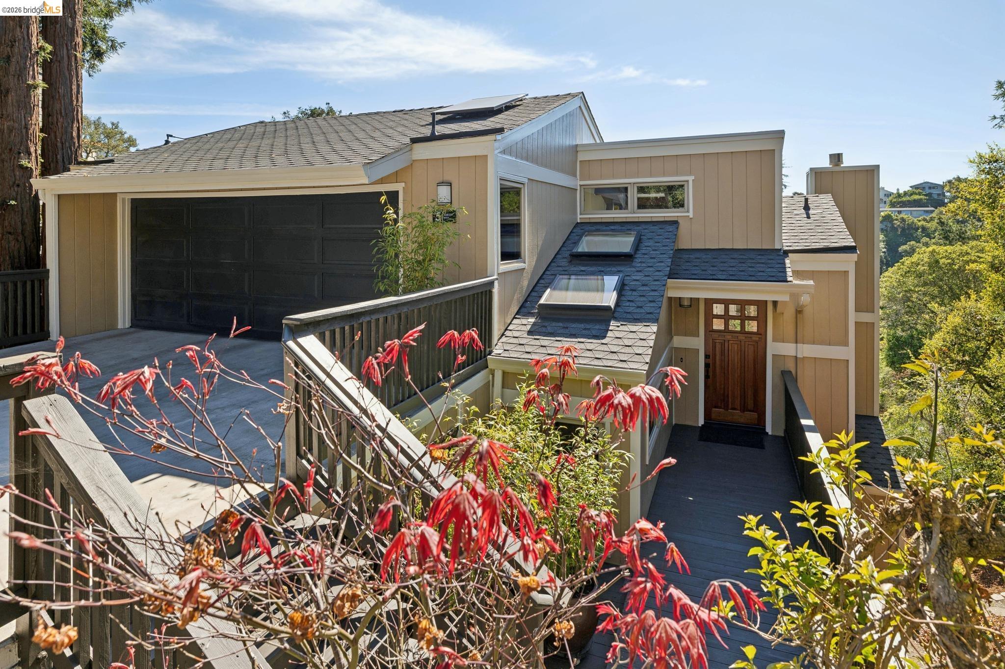 Detail Gallery Image 2 of 44 For 5 Abbott Way, Piedmont,  CA 94618 - 4 Beds | 3/1 Baths