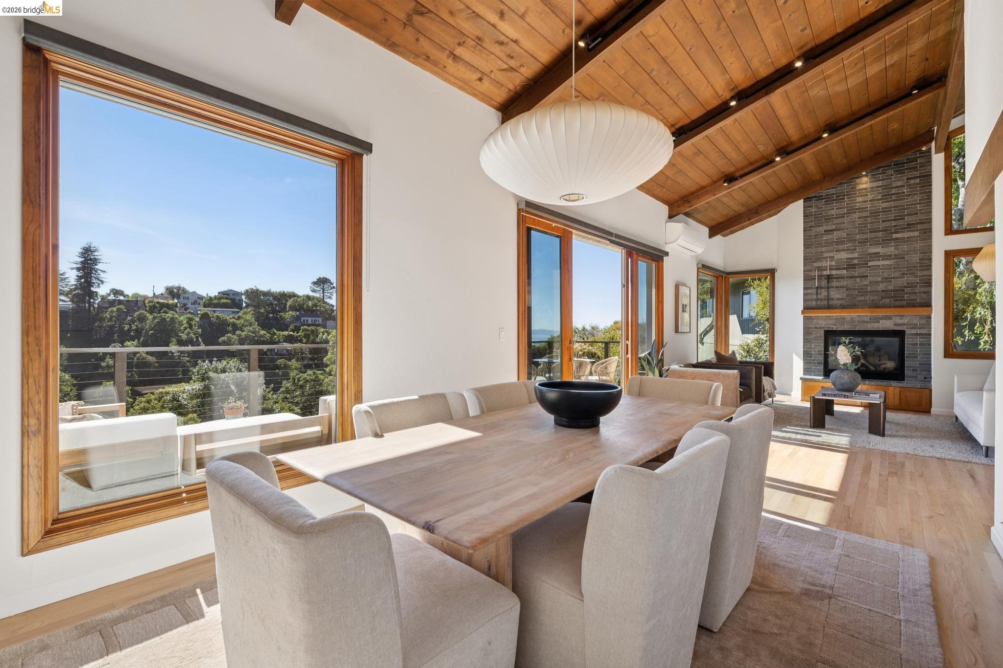 Detail Gallery Image 11 of 44 For 5 Abbott Way, Piedmont,  CA 94618 - 4 Beds | 3/1 Baths