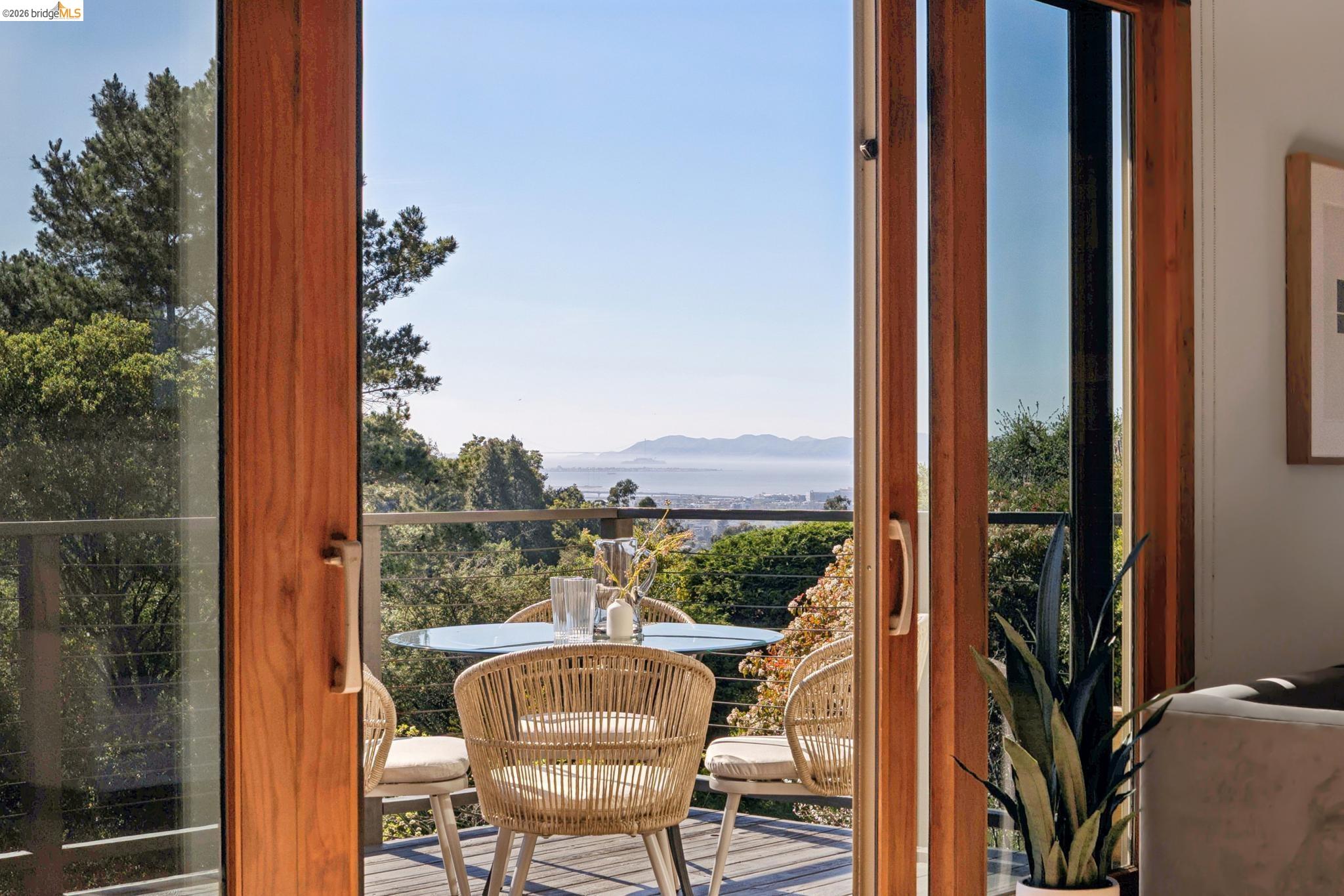 Detail Gallery Image 13 of 43 For 5 Abbott Way, Piedmont,  CA 94618 - 4 Beds | 3/1 Baths