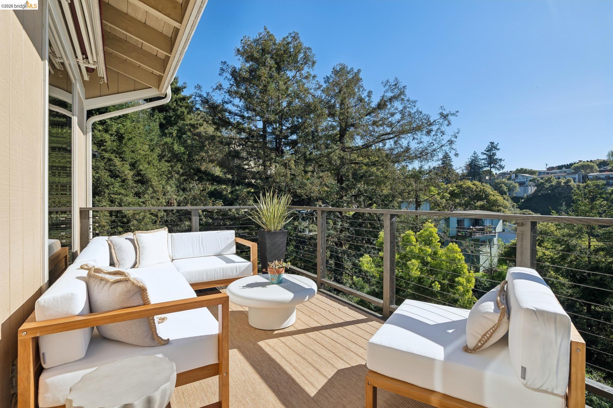 Detail Gallery Image 15 of 43 For 5 Abbott Way, Piedmont,  CA 94618 - 4 Beds | 3/1 Baths