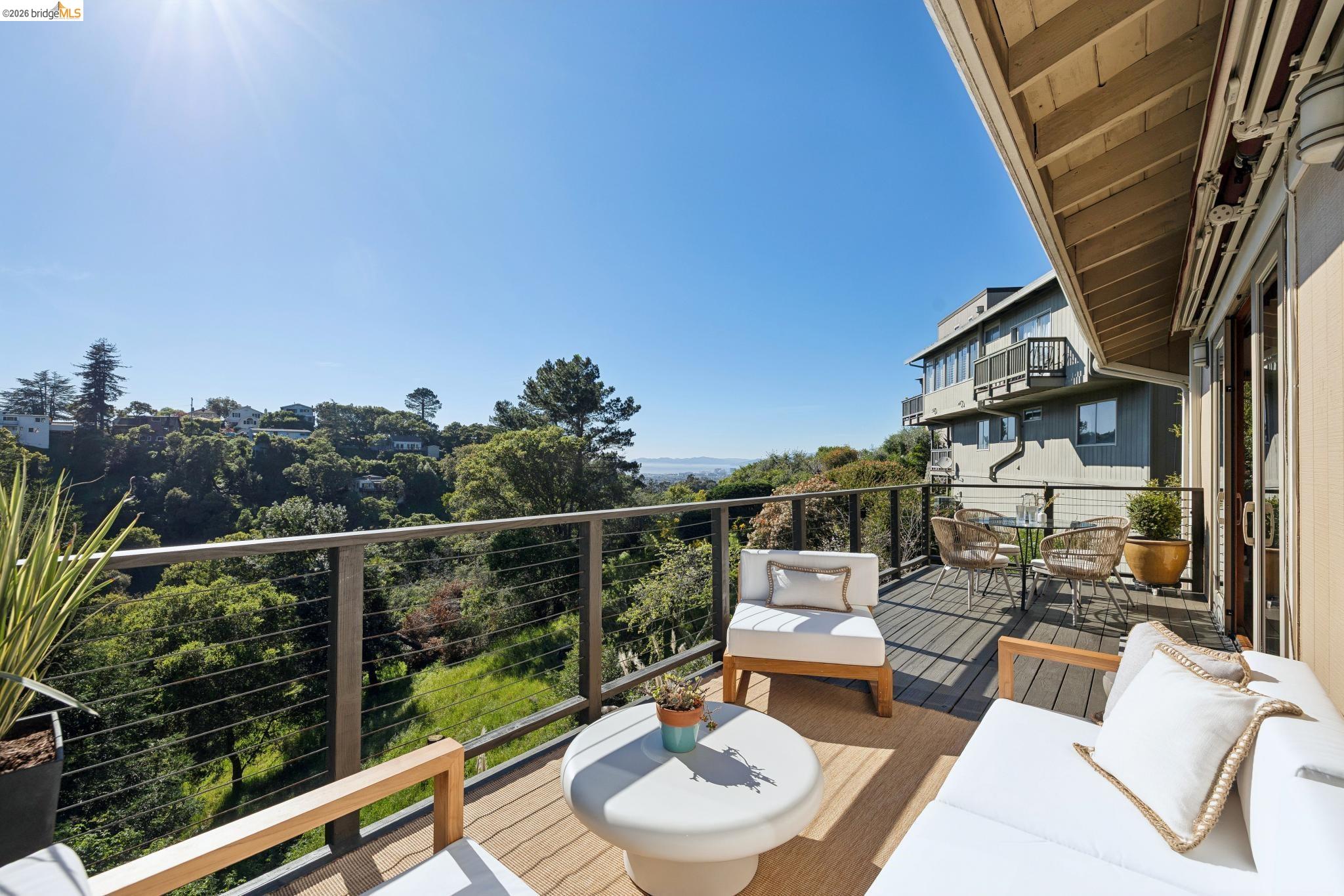 Detail Gallery Image 16 of 43 For 5 Abbott Way, Piedmont,  CA 94618 - 4 Beds | 3/1 Baths