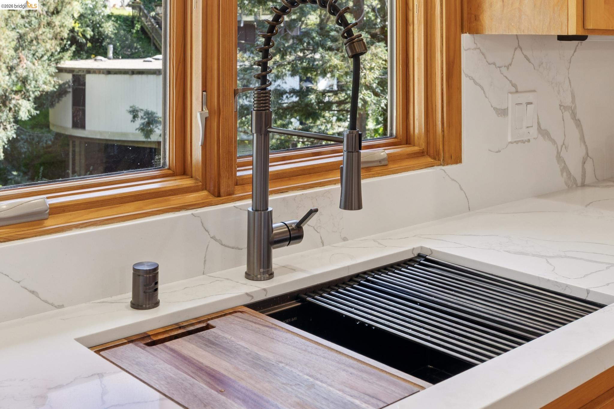 Detail Gallery Image 18 of 45 For 5 Abbott Way, Piedmont,  CA 94618 - 4 Beds | 3/1 Baths