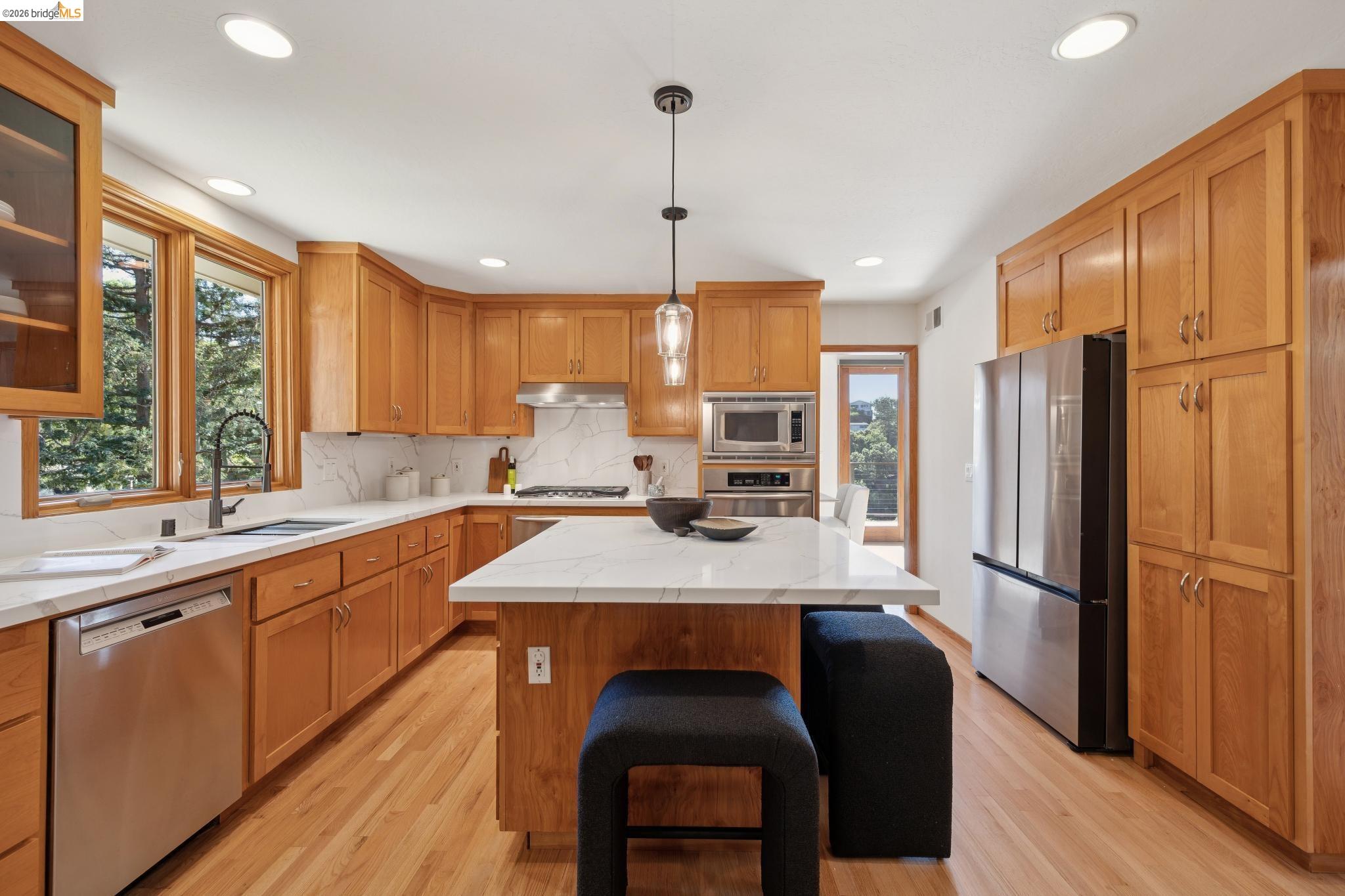 Detail Gallery Image 22 of 45 For 5 Abbott Way, Piedmont,  CA 94618 - 4 Beds | 3/1 Baths