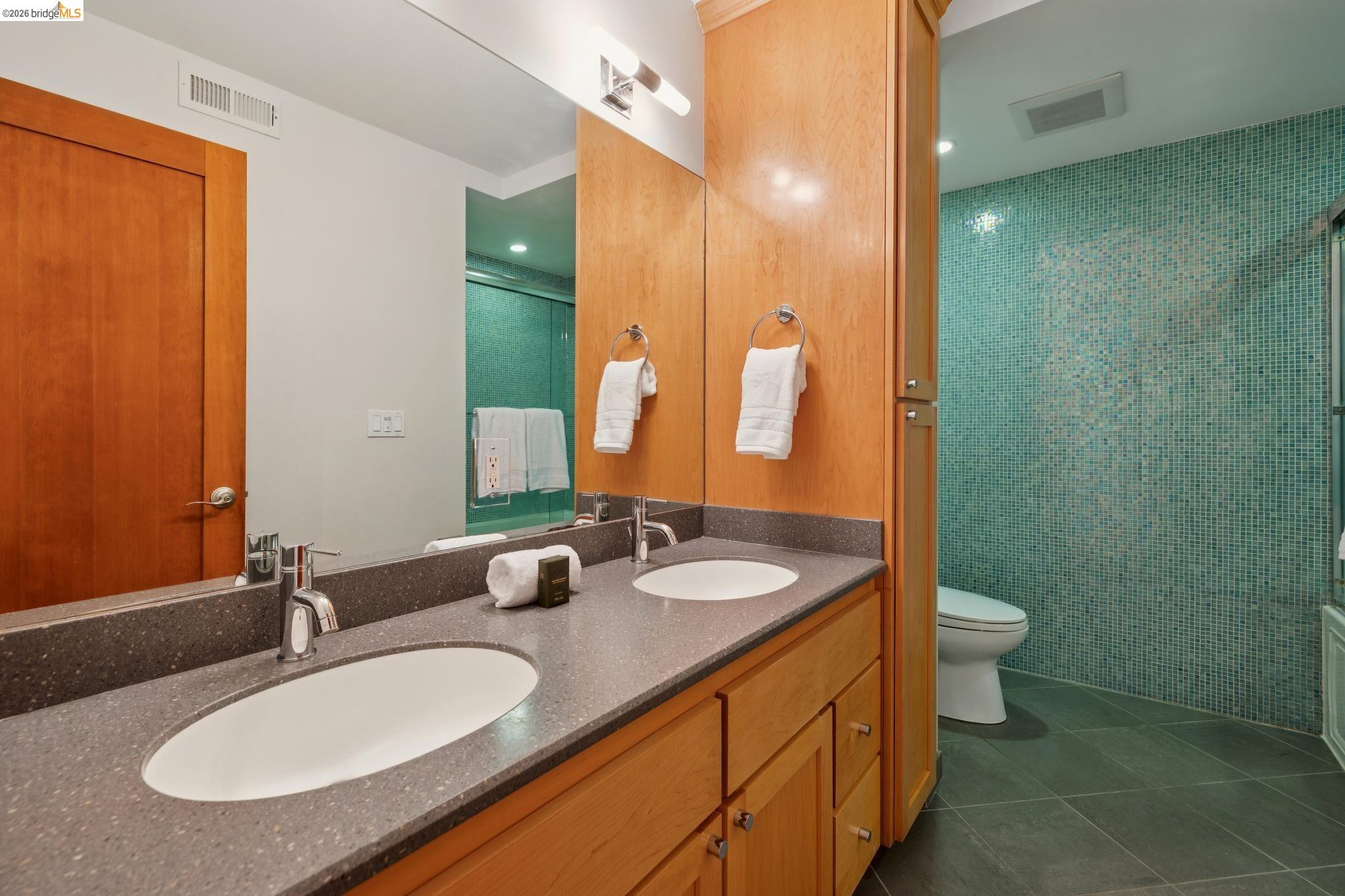 Detail Gallery Image 30 of 44 For 5 Abbott Way, Piedmont,  CA 94618 - 4 Beds | 3/1 Baths