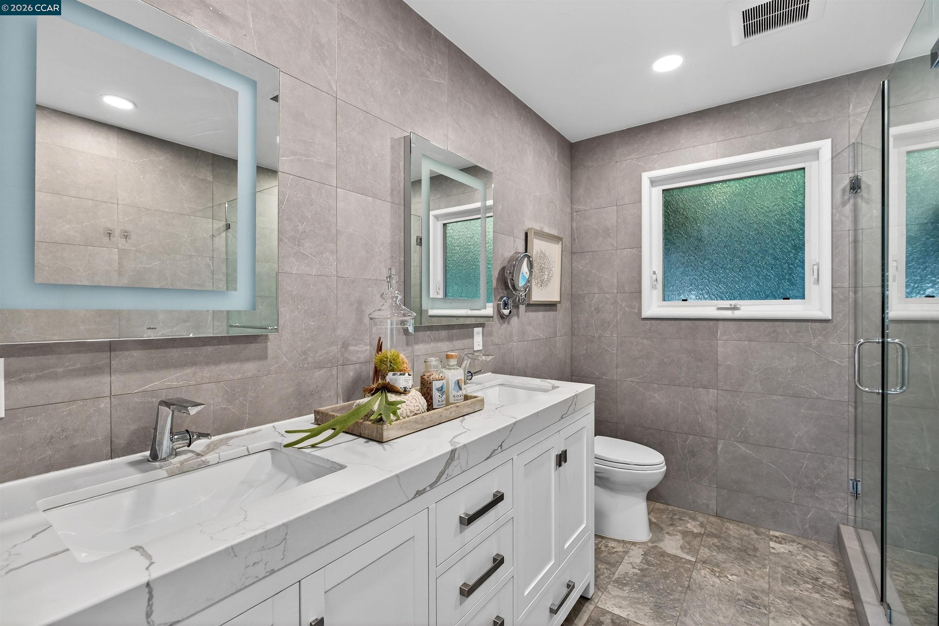 Detail Gallery Image 15 of 24 For 27 Glorietta Ct, Orinda,  CA 94563 - 4 Beds | 3 Baths