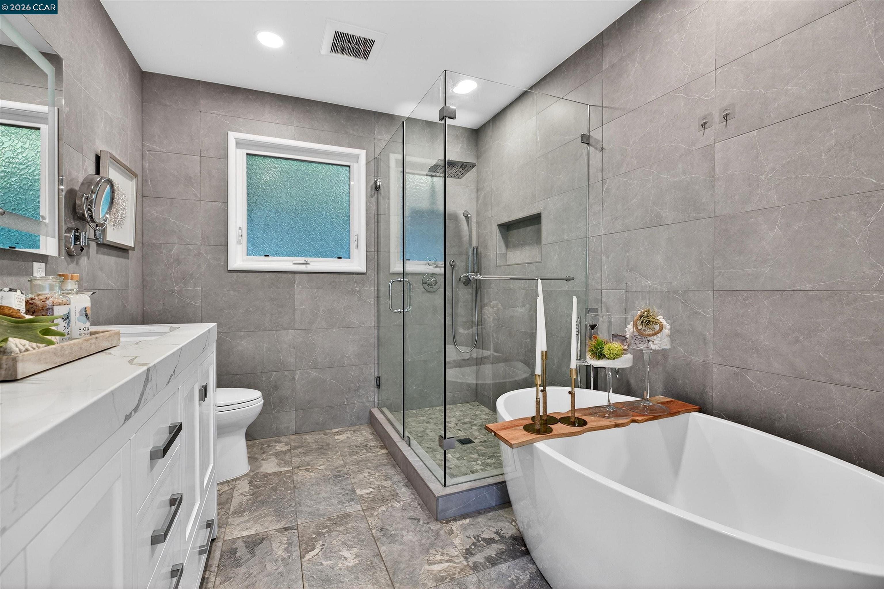 Detail Gallery Image 16 of 24 For 27 Glorietta Ct, Orinda,  CA 94563 - 4 Beds | 3 Baths