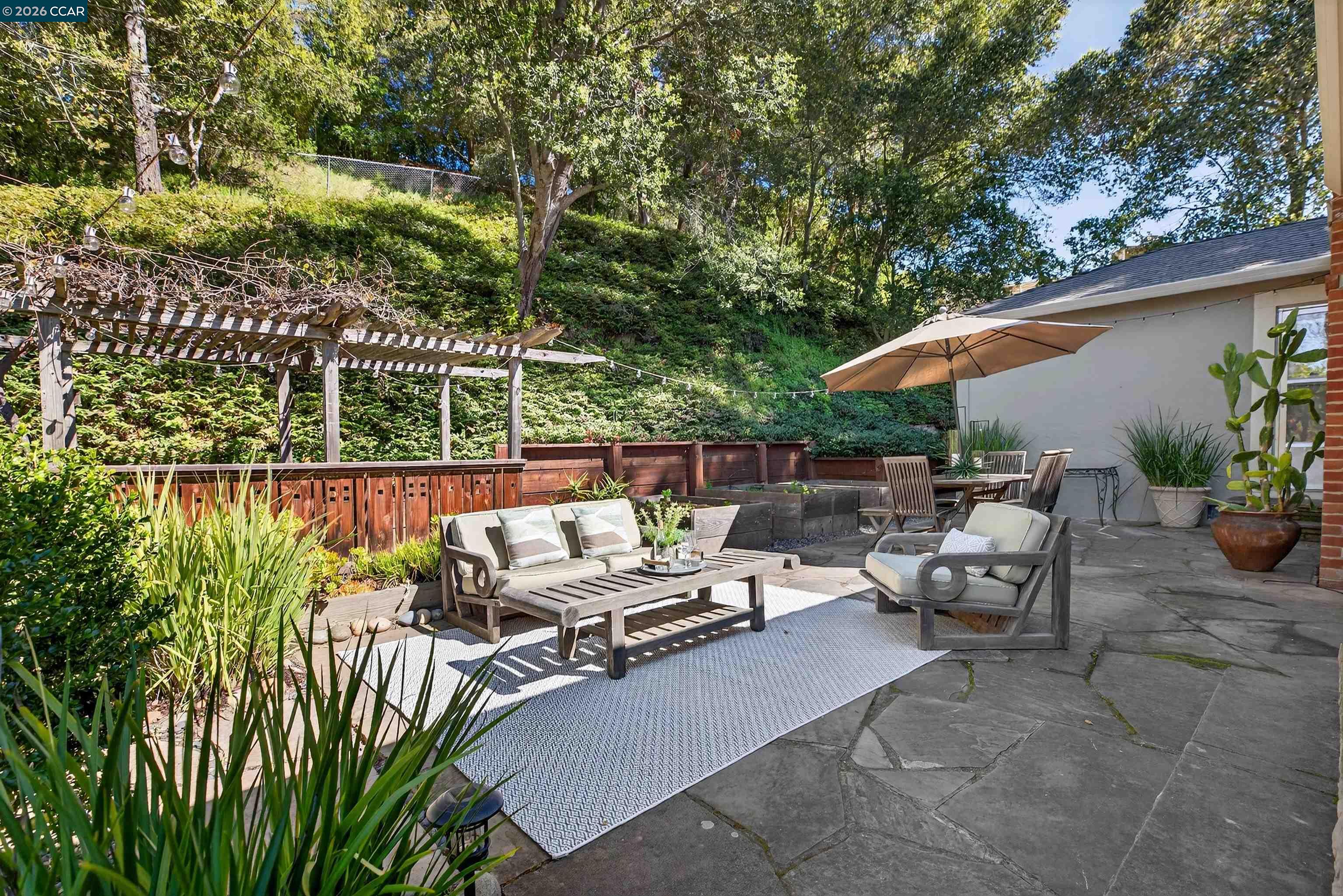 Detail Gallery Image 22 of 24 For 27 Glorietta Ct, Orinda,  CA 94563 - 4 Beds | 3 Baths