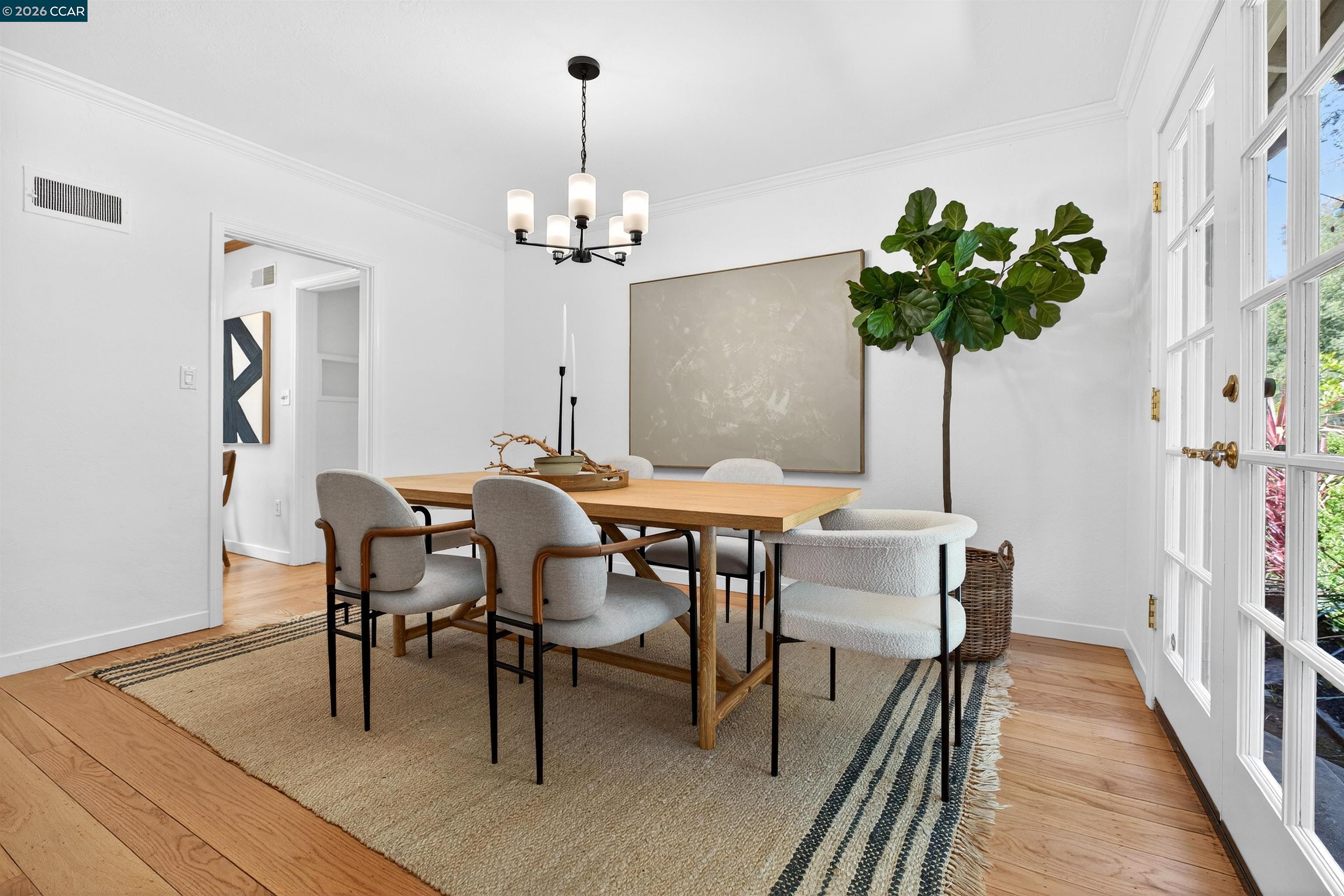 Detail Gallery Image 8 of 24 For 27 Glorietta Ct, Orinda,  CA 94563 - 4 Beds | 3 Baths