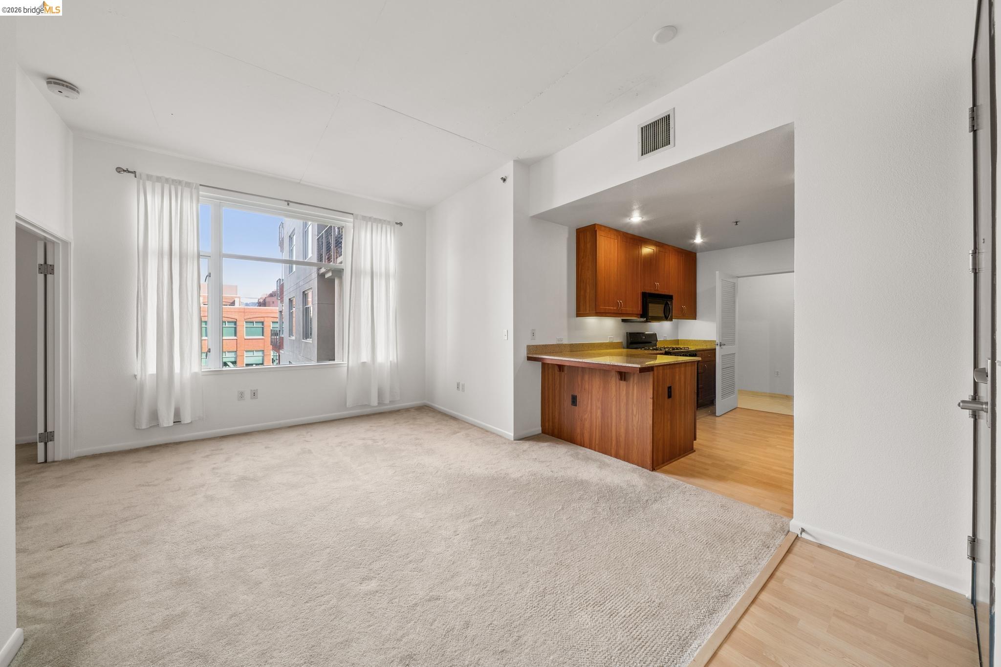 Photo #2: 41127112 Listing: Photo #2