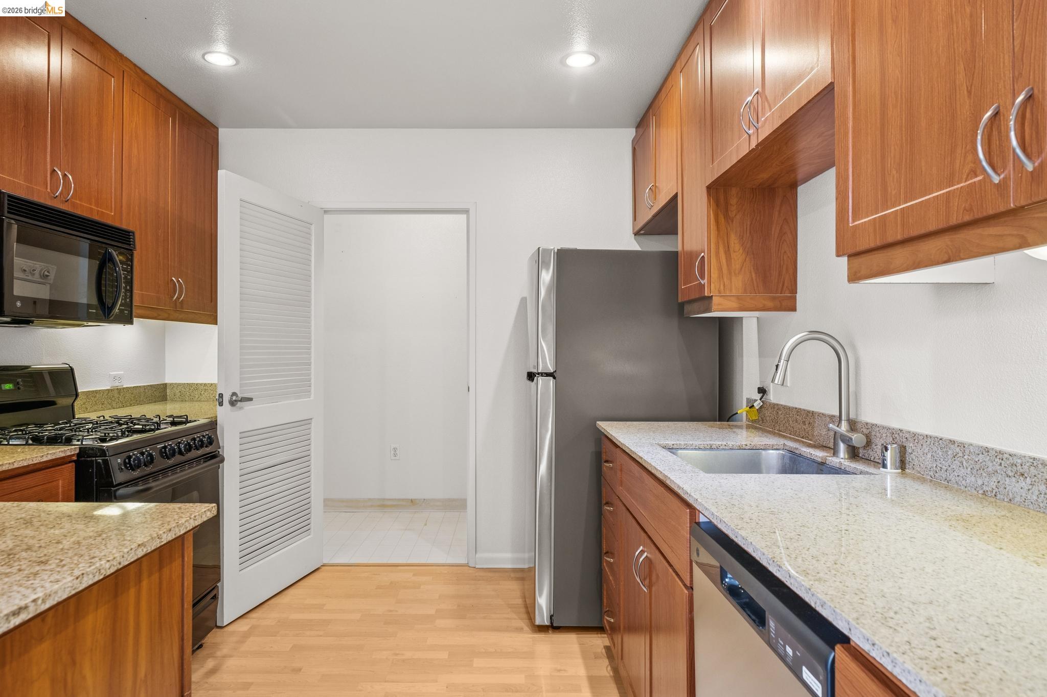 Photo #26: 41127112 Listing: Photo #26