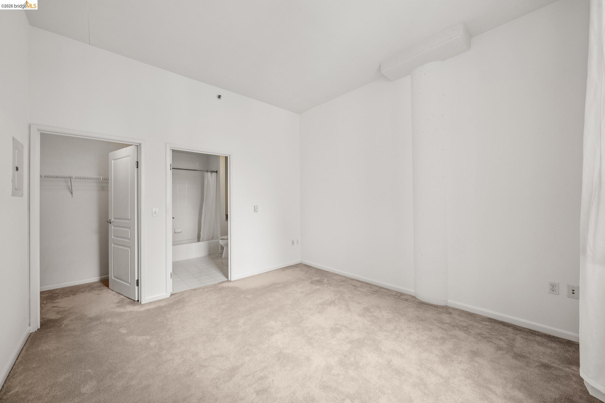 Photo #8: 41127112 Listing: Photo #8