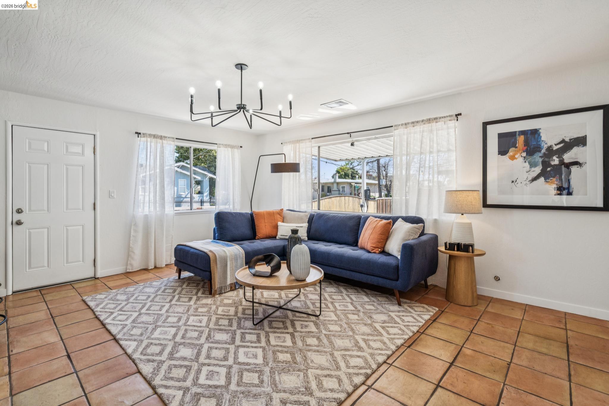 Detail Gallery Image 13 of 48 For 1550 Havenscourt Blvd, Oakland,  CA 94621 - – Beds | – Baths