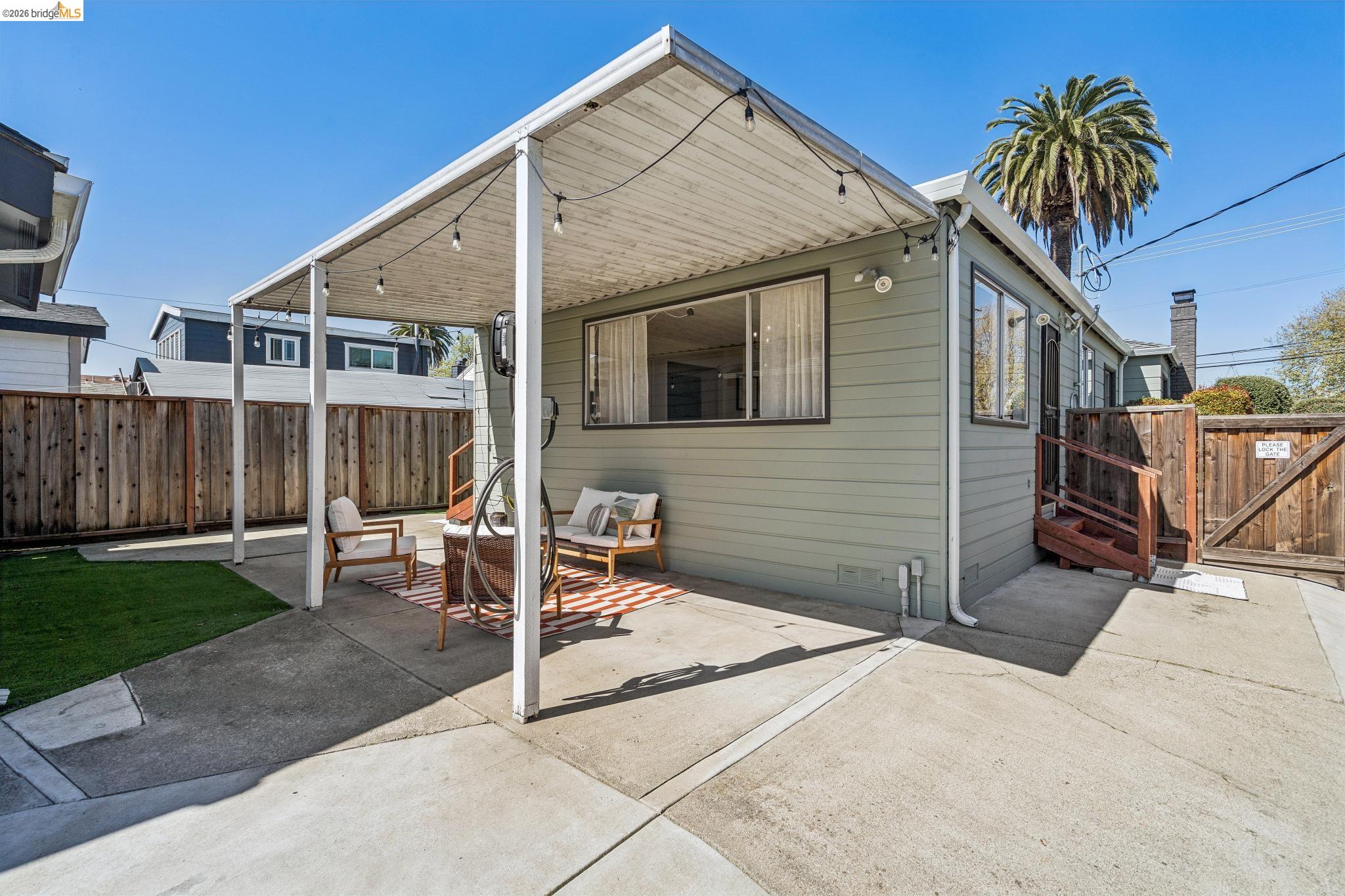 Detail Gallery Image 29 of 48 For 1550 Havenscourt Blvd, Oakland,  CA 94621 - – Beds | – Baths