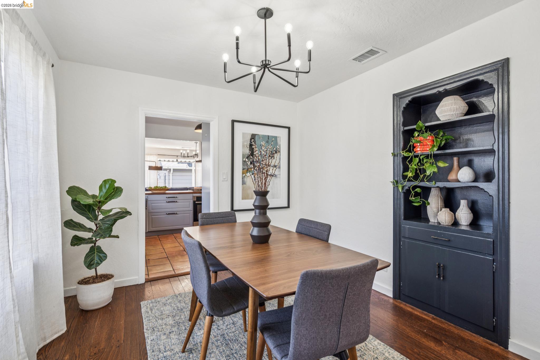 Detail Gallery Image 6 of 48 For 1550 Havenscourt Blvd, Oakland,  CA 94621 - – Beds | – Baths