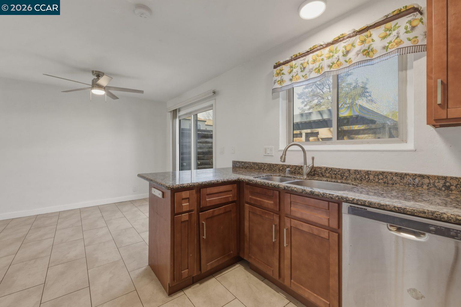 Detail Gallery Image 11 of 47 For 3825 Northwood Dr a,  Concord,  CA 94520 - 3 Beds | 2 Baths