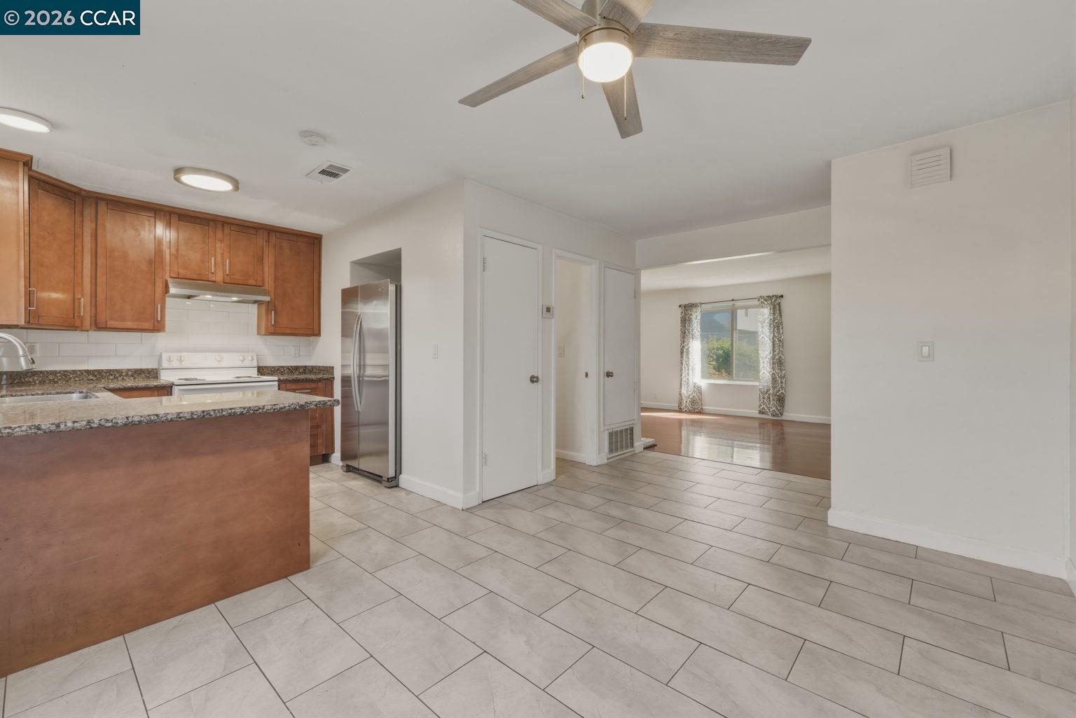 Detail Gallery Image 9 of 47 For 3825 Northwood Dr a,  Concord,  CA 94520 - 3 Beds | 2 Baths