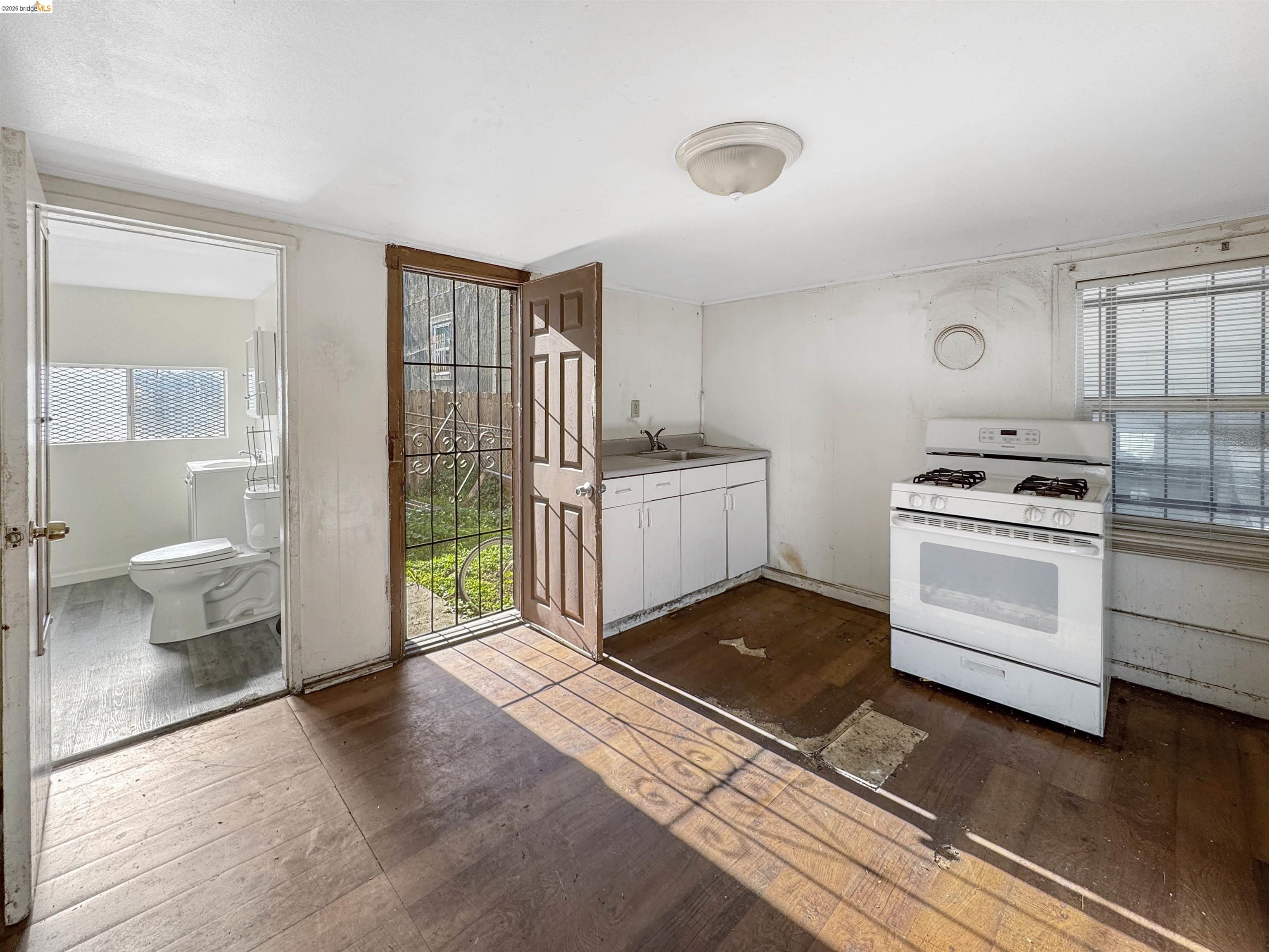 1651-1655 8th Street, Oakland, CA, 94607