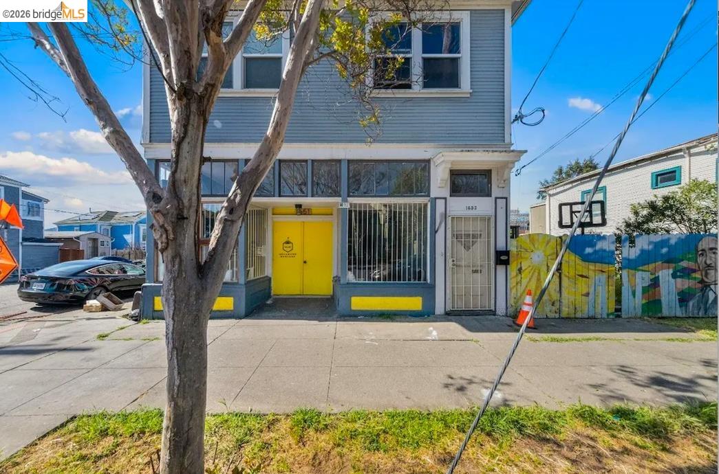 Detail Gallery Image 10 of 11 For 1653-1655 8th Street, Oakland,  CA 94607 - – Beds | – Baths