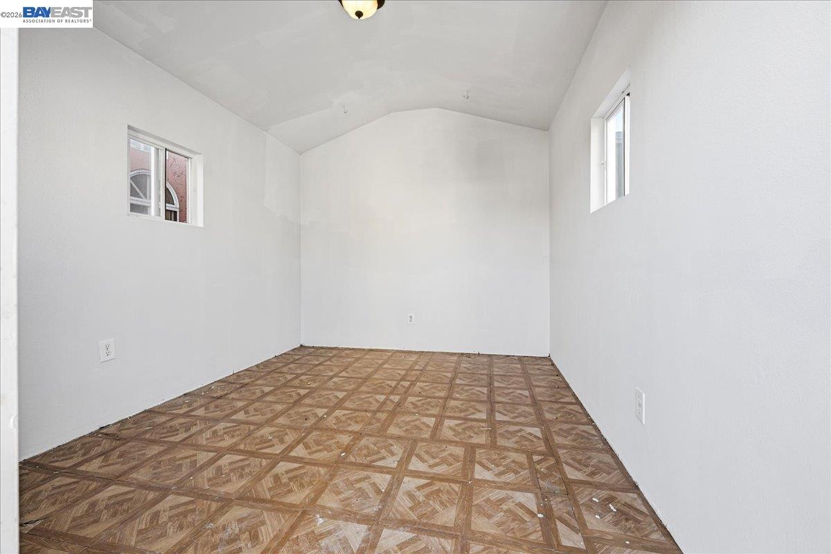 Detail Gallery Image 31 of 42 For 17790 via Arriba, San Lorenzo,  CA 94580 - 3 Beds | 2 Baths