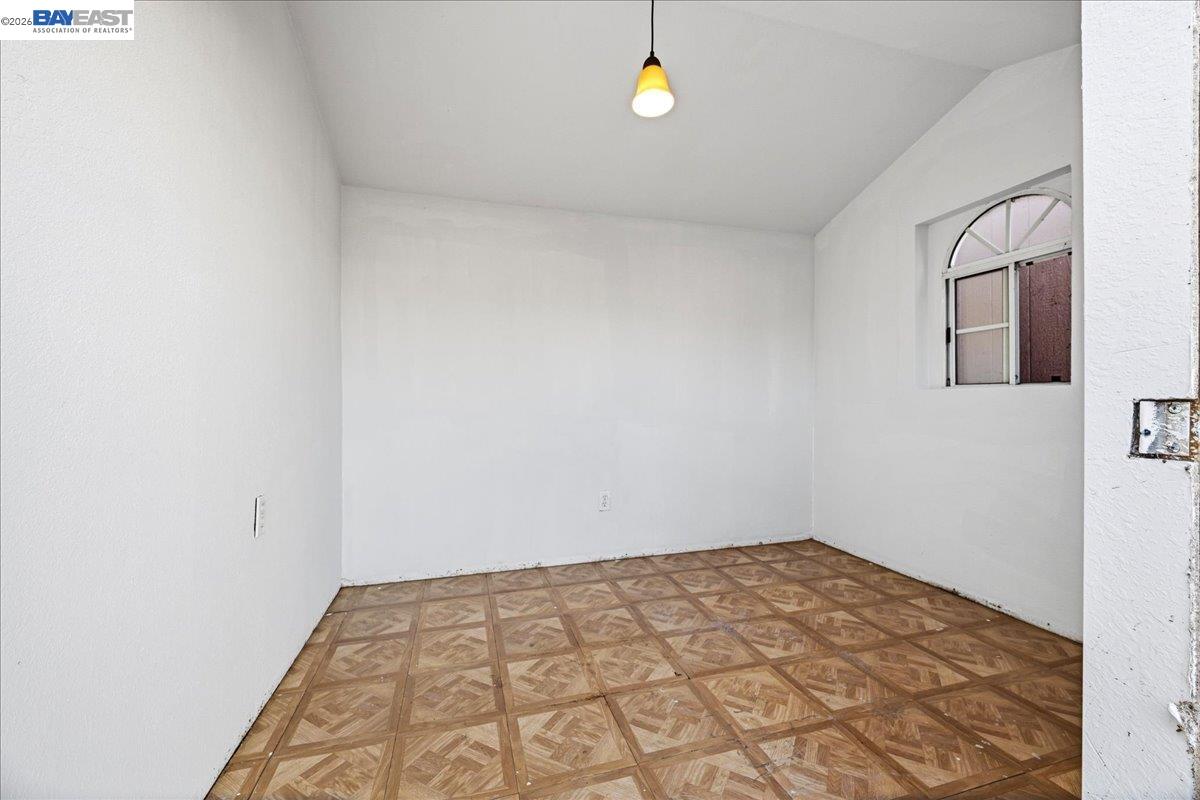 Detail Gallery Image 33 of 42 For 17790 via Arriba, San Lorenzo,  CA 94580 - 3 Beds | 2 Baths