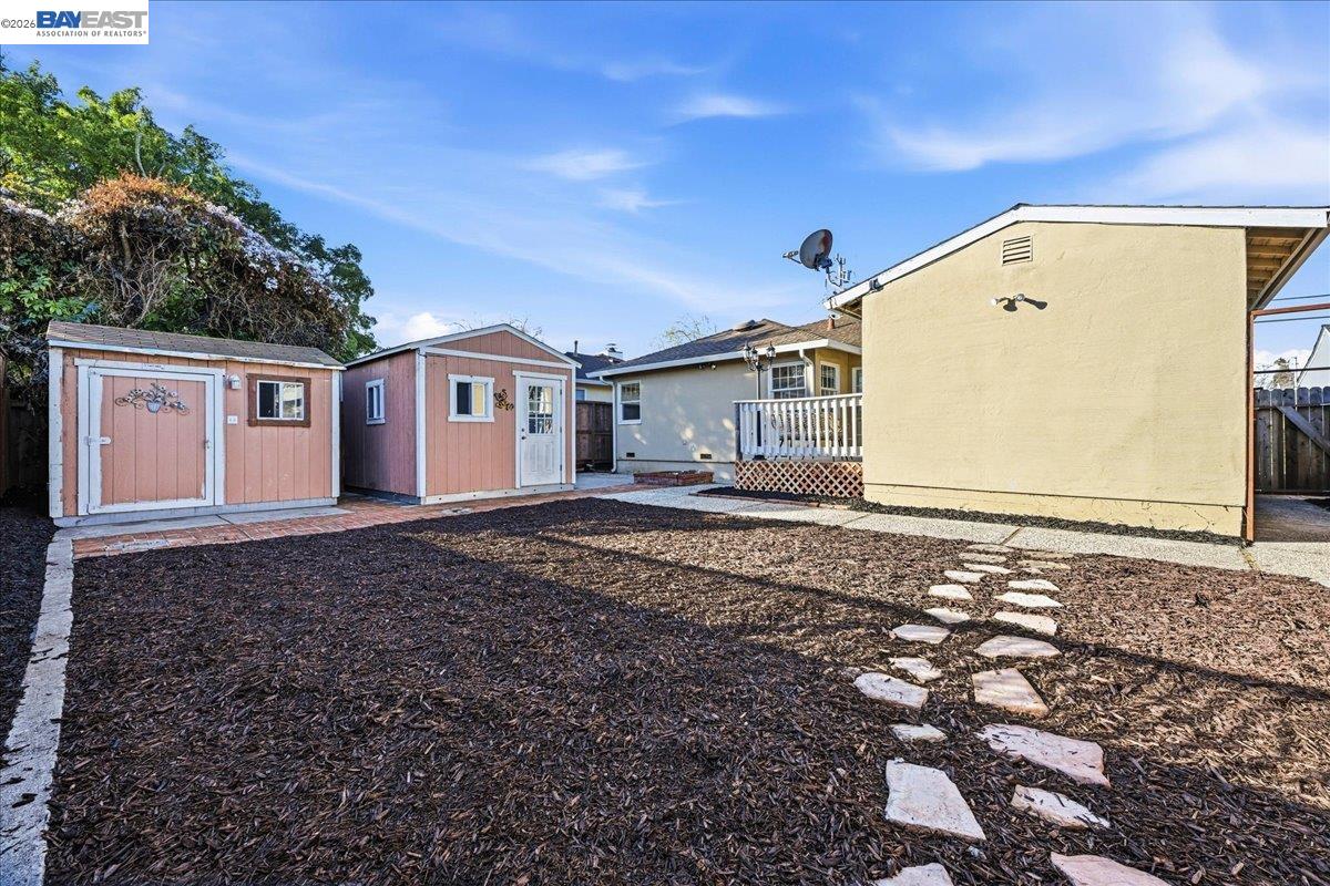 Detail Gallery Image 38 of 42 For 17790 via Arriba, San Lorenzo,  CA 94580 - 3 Beds | 2 Baths