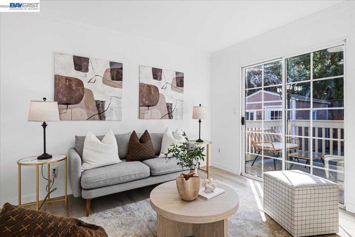 Detail Gallery Image 6 of 42 For 17790 via Arriba, San Lorenzo,  CA 94580 - 3 Beds | 2 Baths