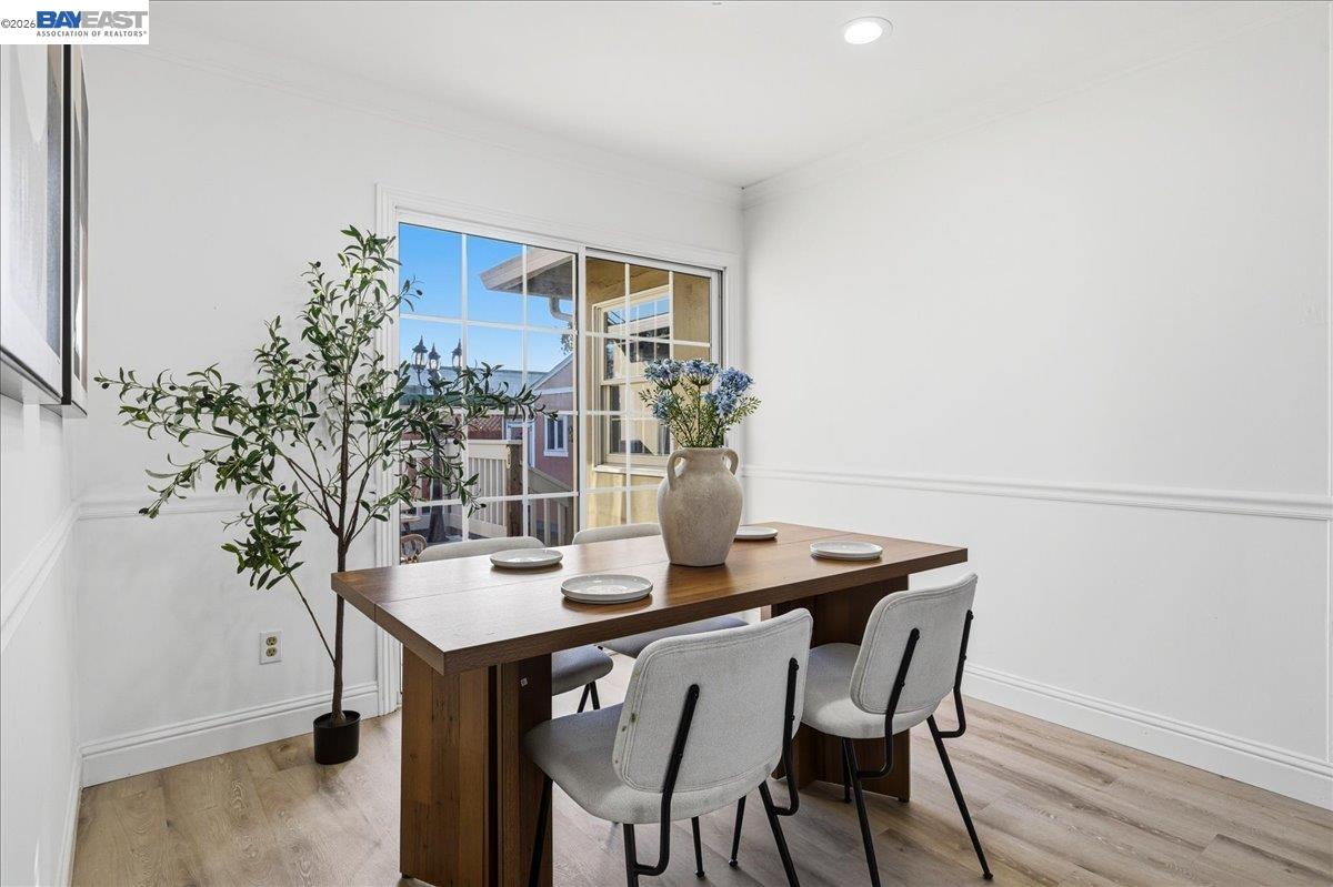 Detail Gallery Image 8 of 42 For 17790 via Arriba, San Lorenzo,  CA 94580 - 3 Beds | 2 Baths