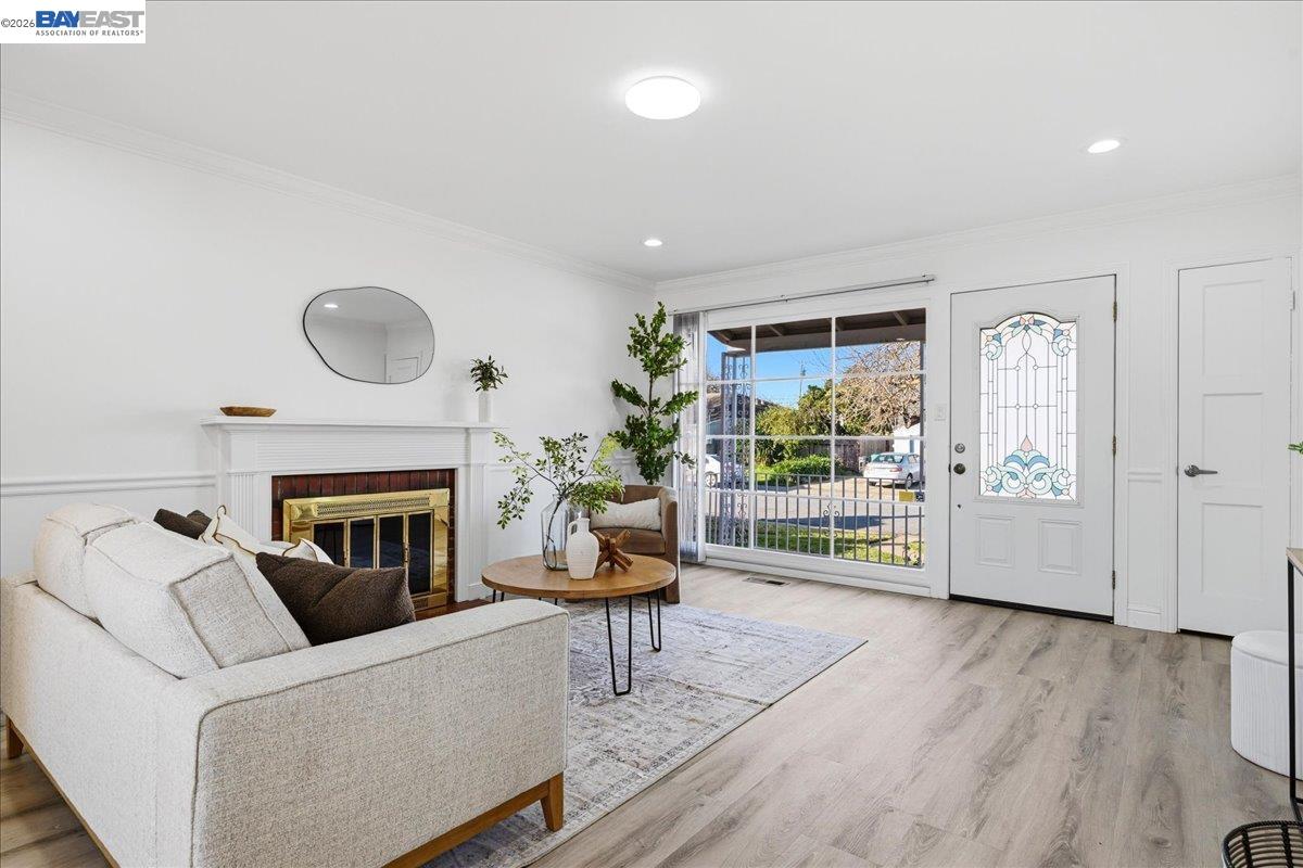 Detail Gallery Image 10 of 42 For 17790 via Arriba, San Lorenzo,  CA 94580 - 3 Beds | 2 Baths