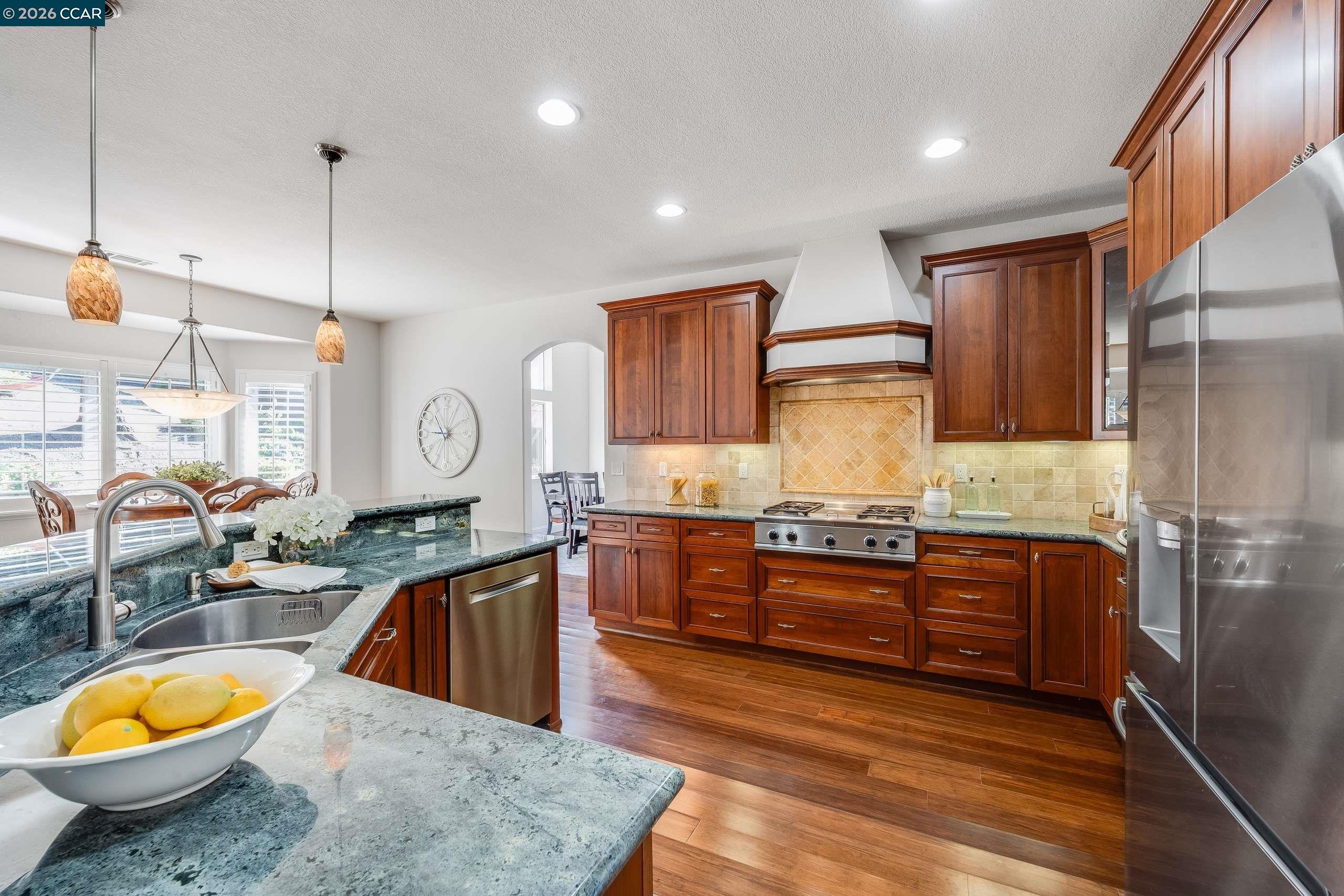 Detail Gallery Image 11 of 58 For 25 Westbourne Court, Danville,  CA 94506 - 5 Beds | 3 Baths