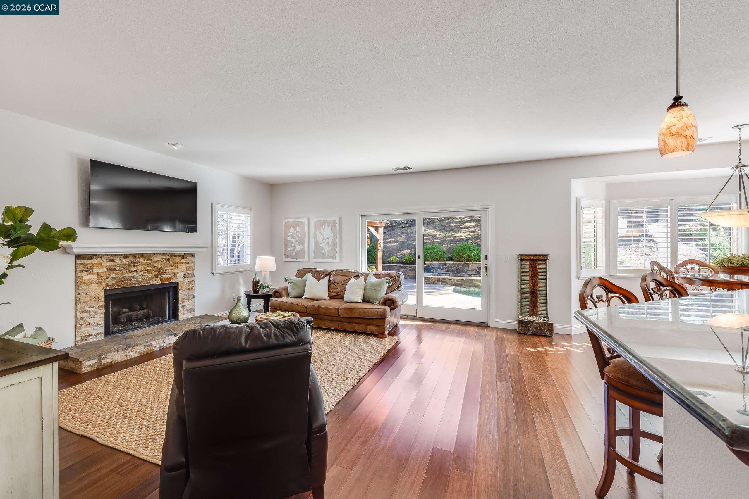 Detail Gallery Image 14 of 58 For 25 Westbourne Court, Danville,  CA 94506 - 5 Beds | 3 Baths