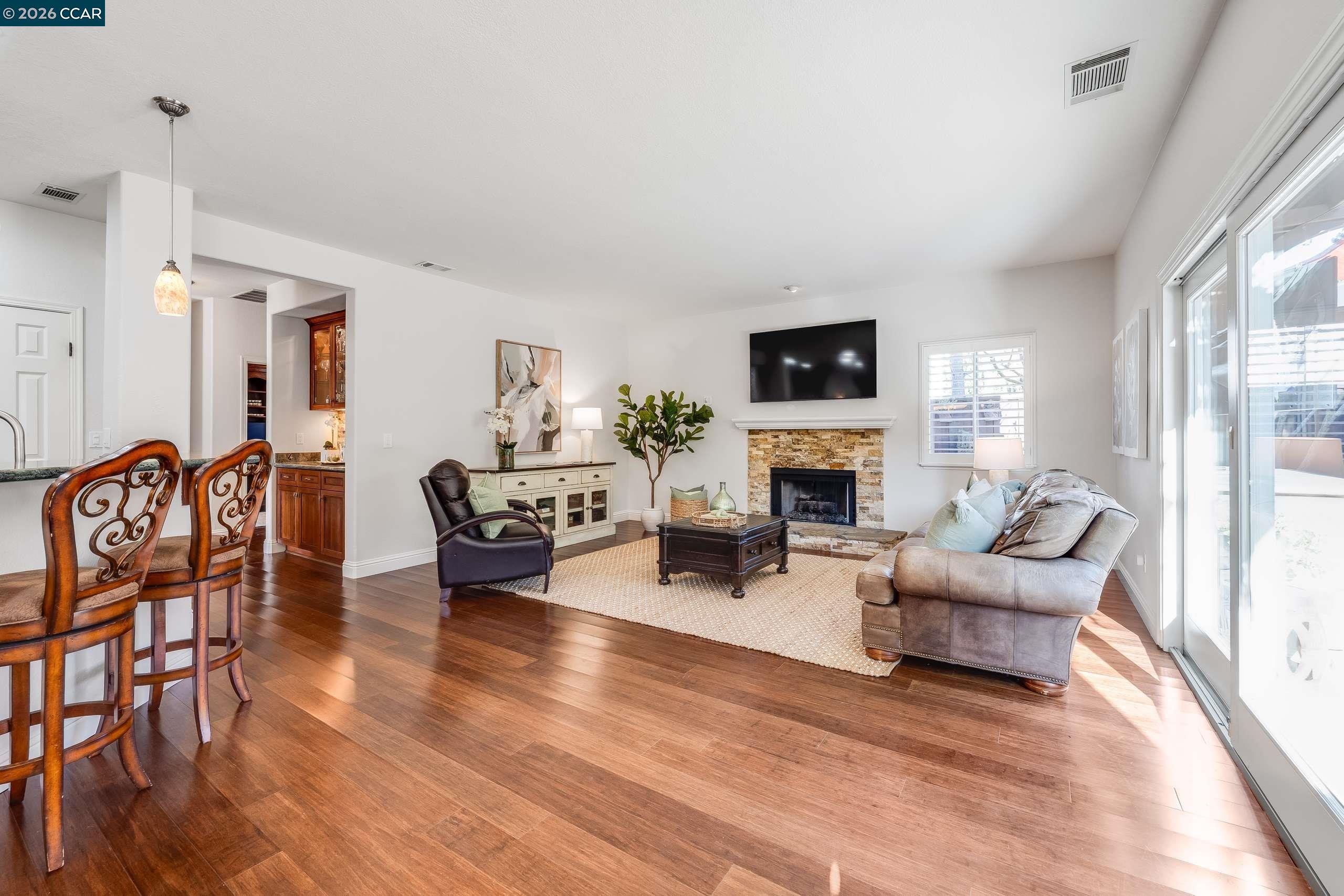 Detail Gallery Image 16 of 58 For 25 Westbourne Court, Danville,  CA 94506 - 5 Beds | 3 Baths