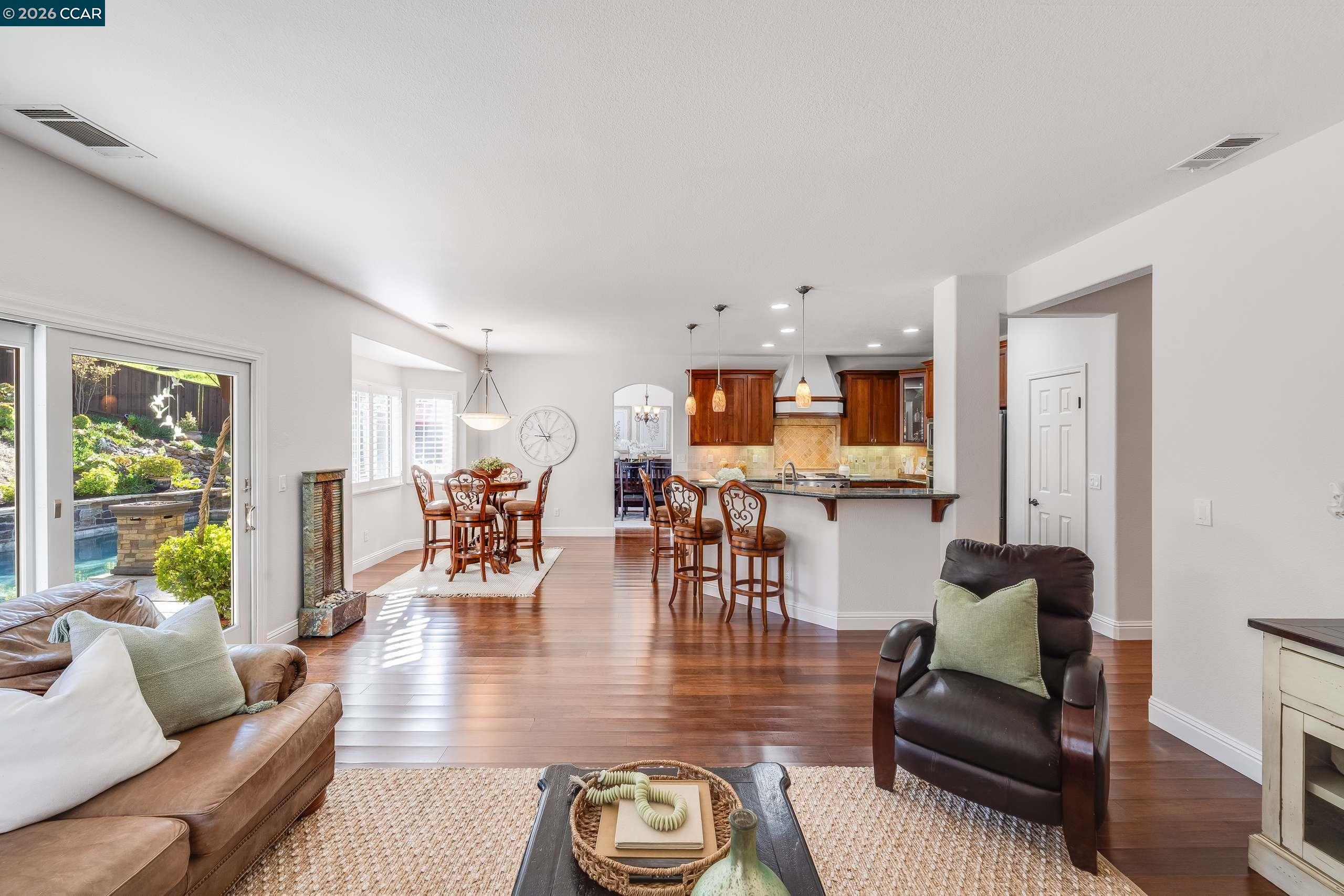 Detail Gallery Image 17 of 58 For 25 Westbourne Court, Danville,  CA 94506 - 5 Beds | 3 Baths