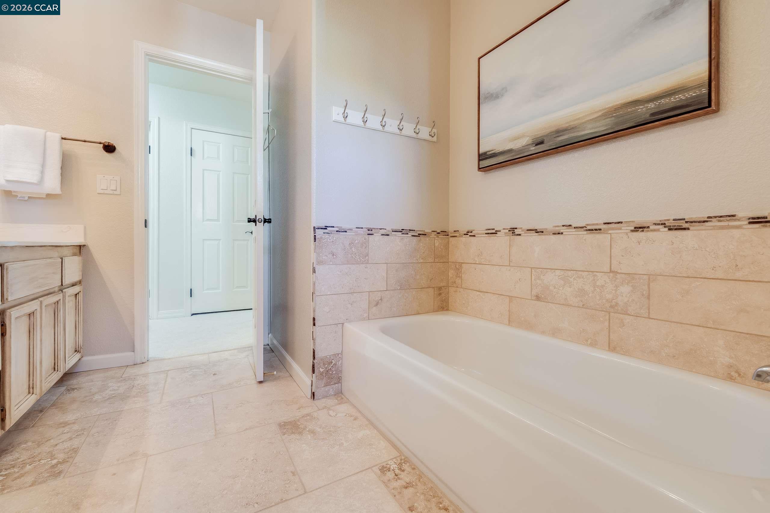 Detail Gallery Image 26 of 58 For 25 Westbourne Court, Danville,  CA 94506 - 5 Beds | 3 Baths