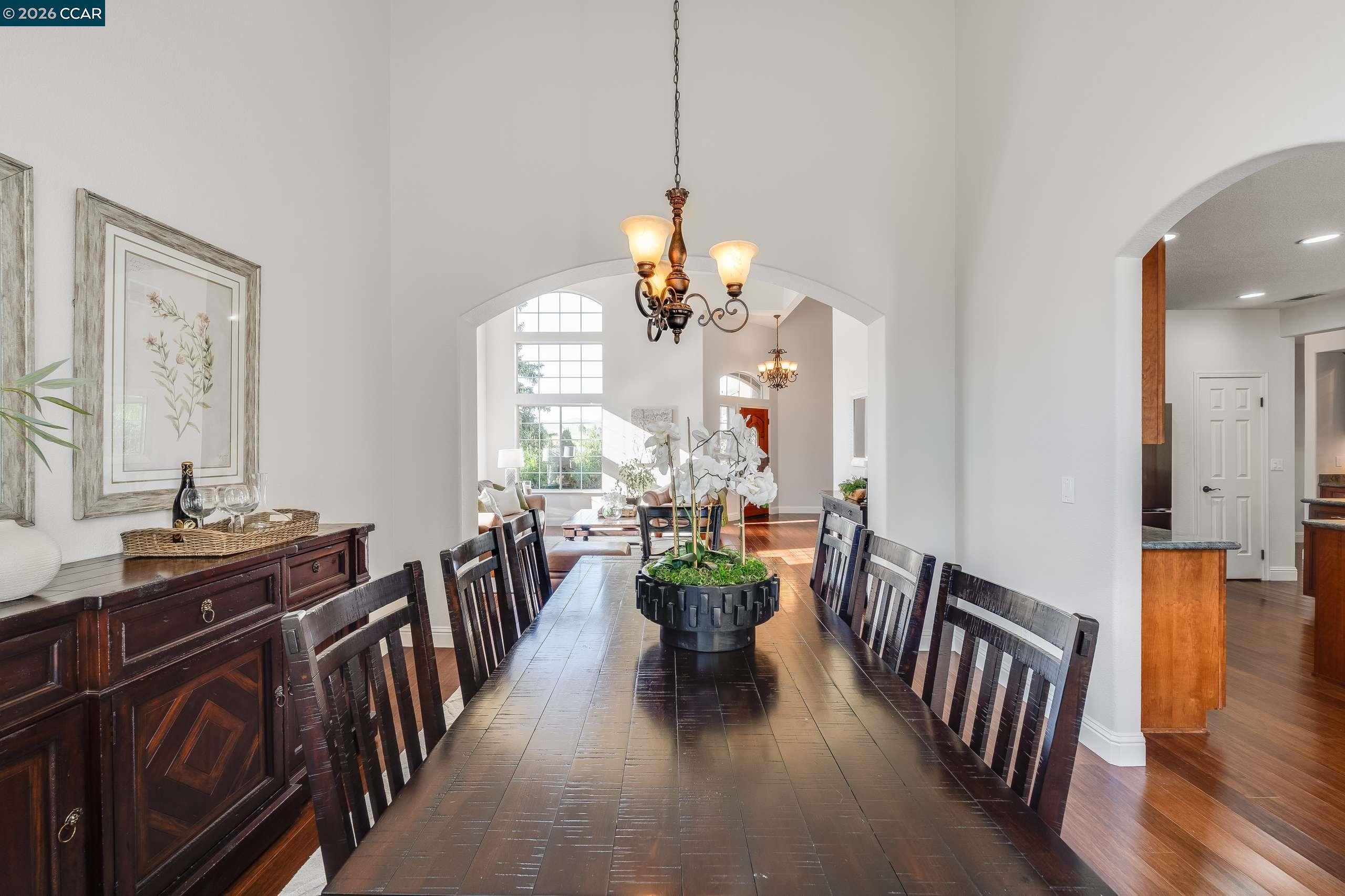 Detail Gallery Image 9 of 58 For 25 Westbourne Court, Danville,  CA 94506 - 5 Beds | 3 Baths