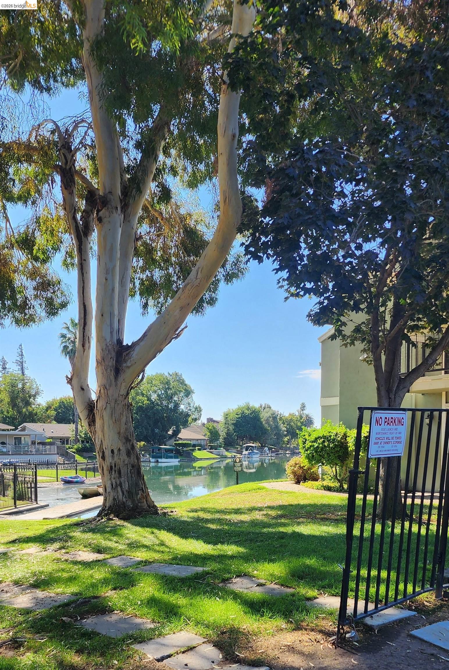 Detail Gallery Image 2 of 7 For 3702 W Benjamin Holt Dr #24,  Stockton,  CA 95219 - 1 Beds | 1 Baths