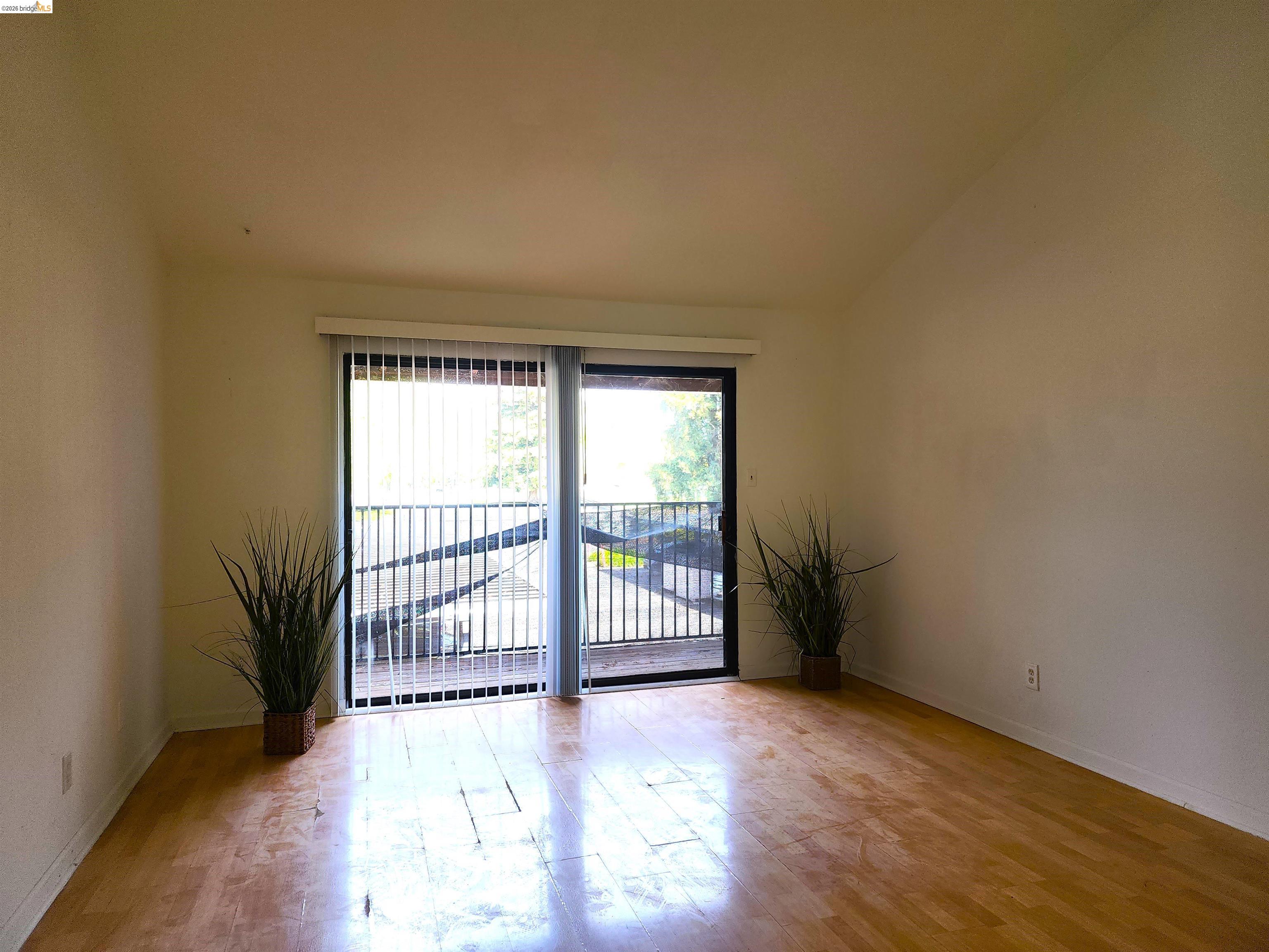 Detail Gallery Image 4 of 7 For 3702 W Benjamin Holt Dr #24,  Stockton,  CA 95219 - 1 Beds | 1 Baths