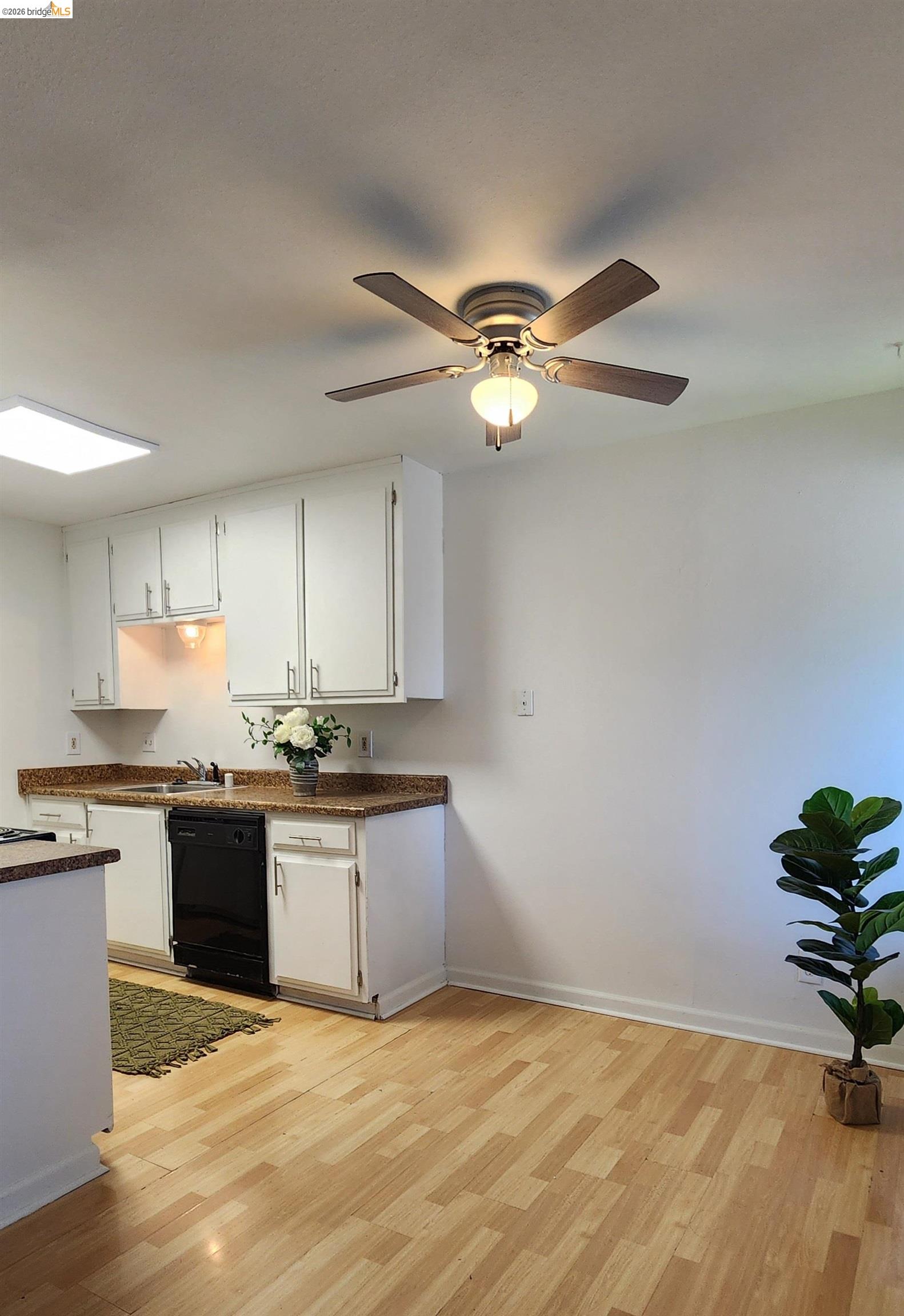 Detail Gallery Image 8 of 9 For 3702 W Benjamin Holt Dr #24,  Stockton,  CA 95219 - 1 Beds | 1 Baths