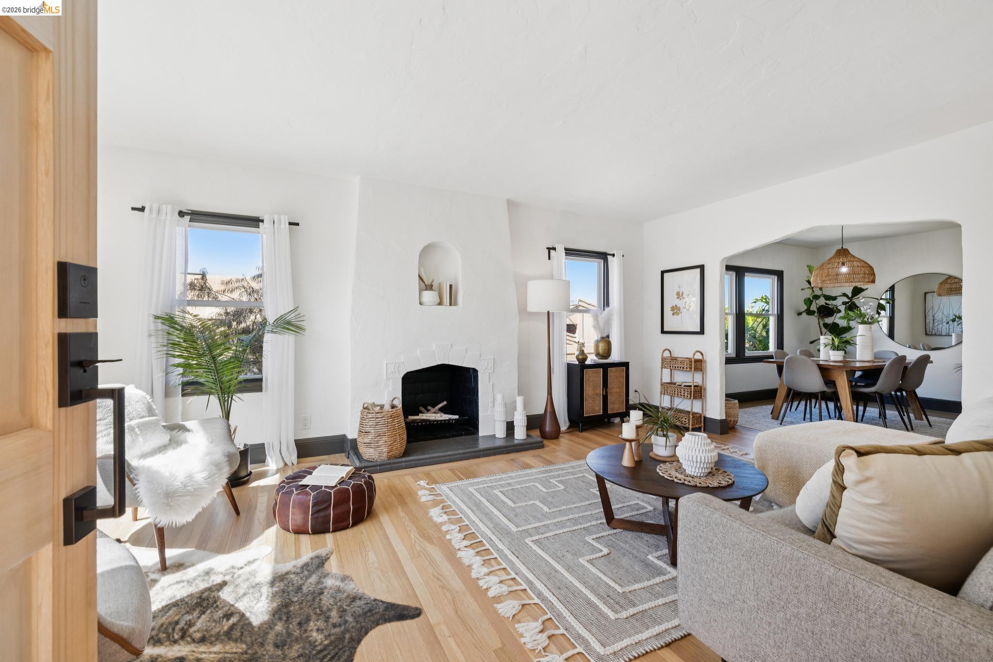 Detail Gallery Image 4 of 59 For 1509 Francis St, Albany,  CA 94706 - 3 Beds | 2 Baths