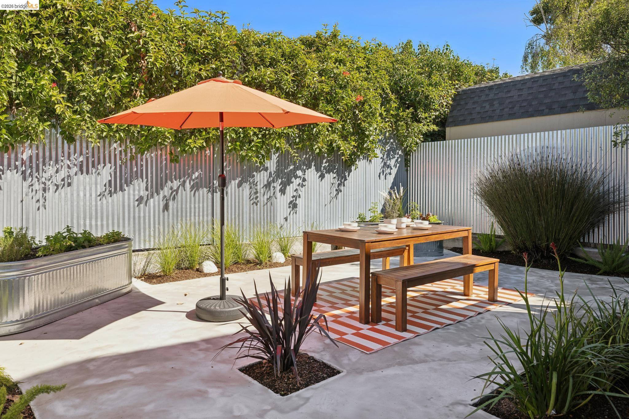 Detail Gallery Image 39 of 59 For 1509 Francis St, Albany,  CA 94706 - 3 Beds | 2 Baths