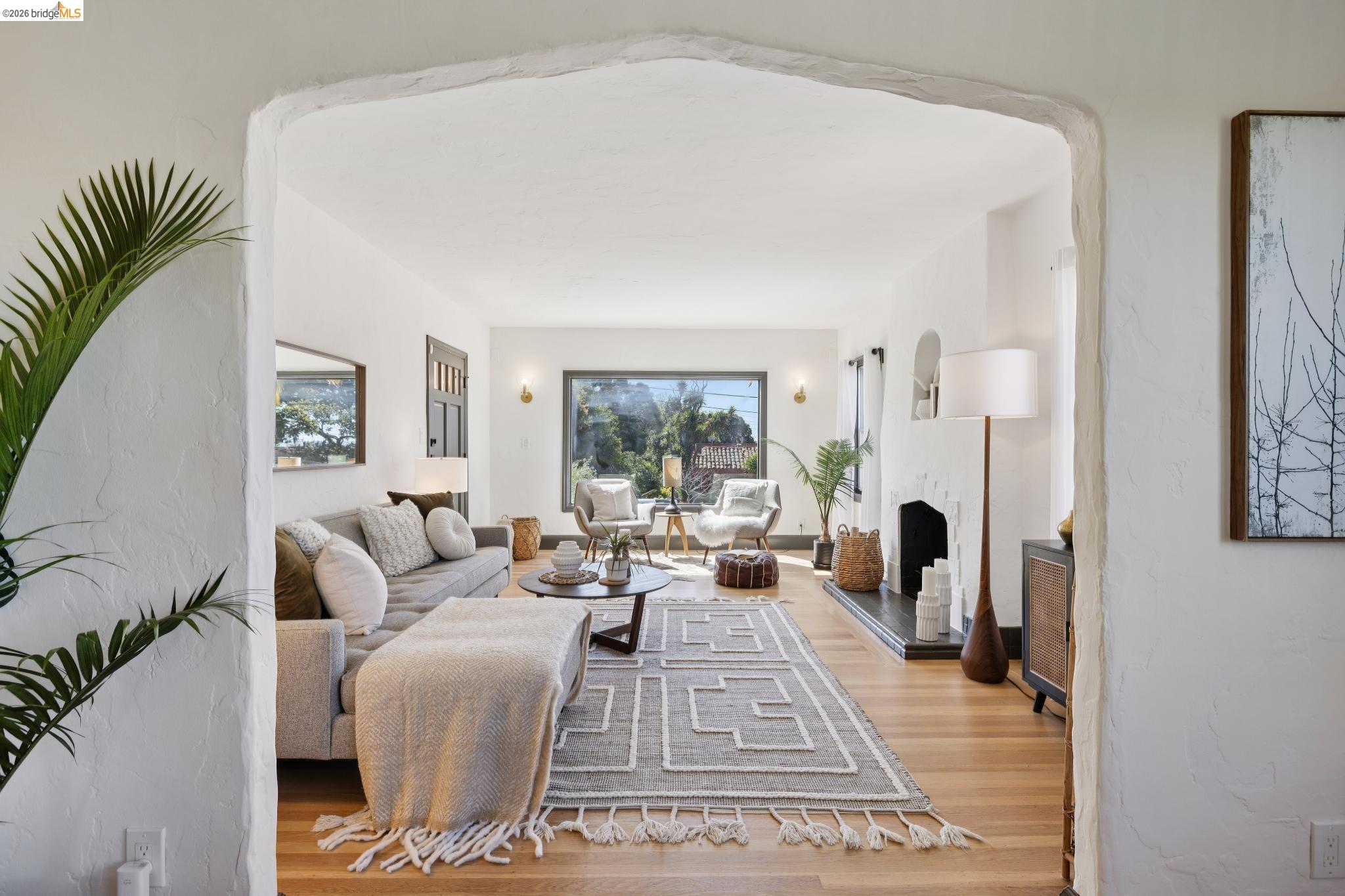 Detail Gallery Image 5 of 59 For 1509 Francis St, Albany,  CA 94706 - 3 Beds | 2 Baths